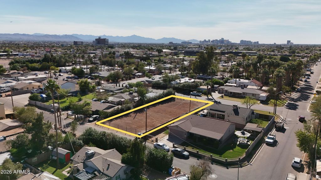 Photo of 1915 N 31st Street #-, Phoenix, AZ 85008 (MLS # 7000340)