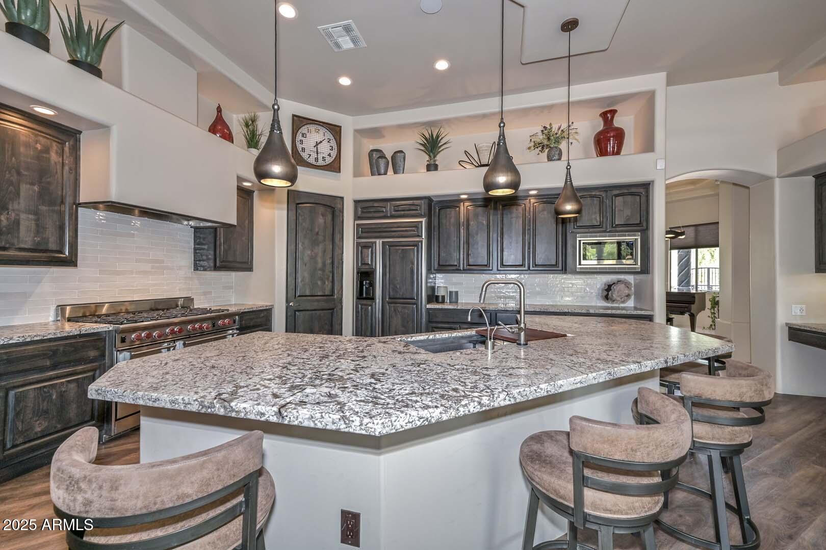 8325 W LA CAILLE --
