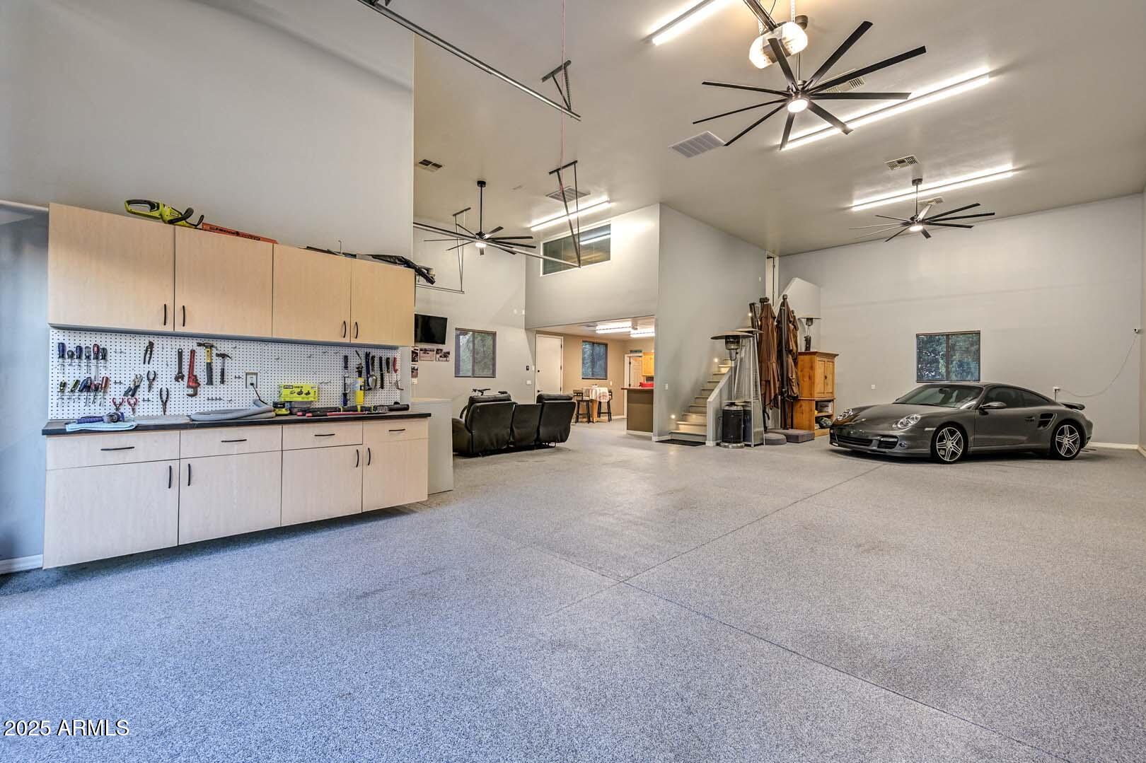 8325 W LA CAILLE --