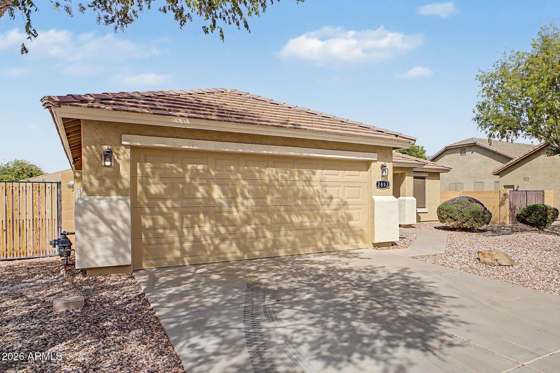 2892 W GOLDMINE MOUNTAIN Drive