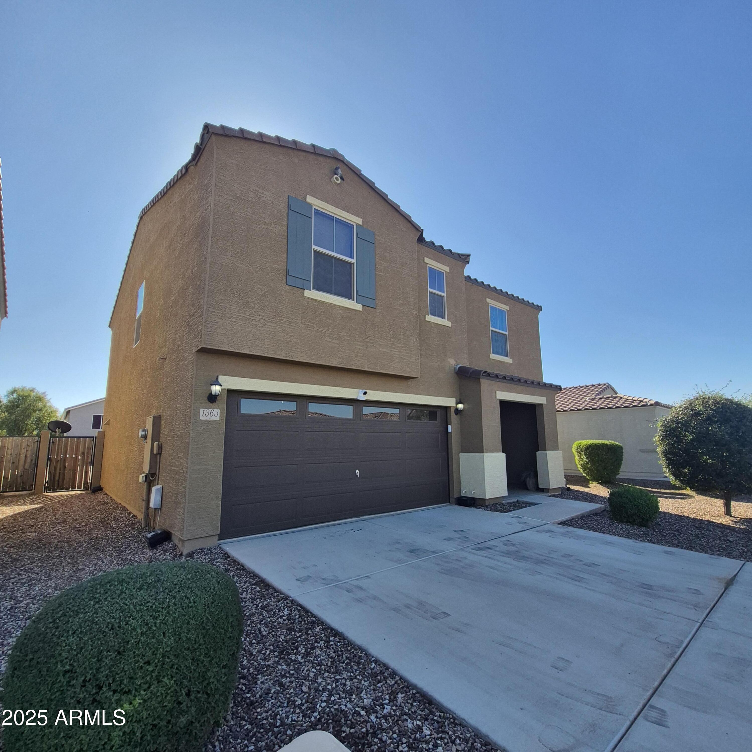 1363 W PINKLEY Avenue