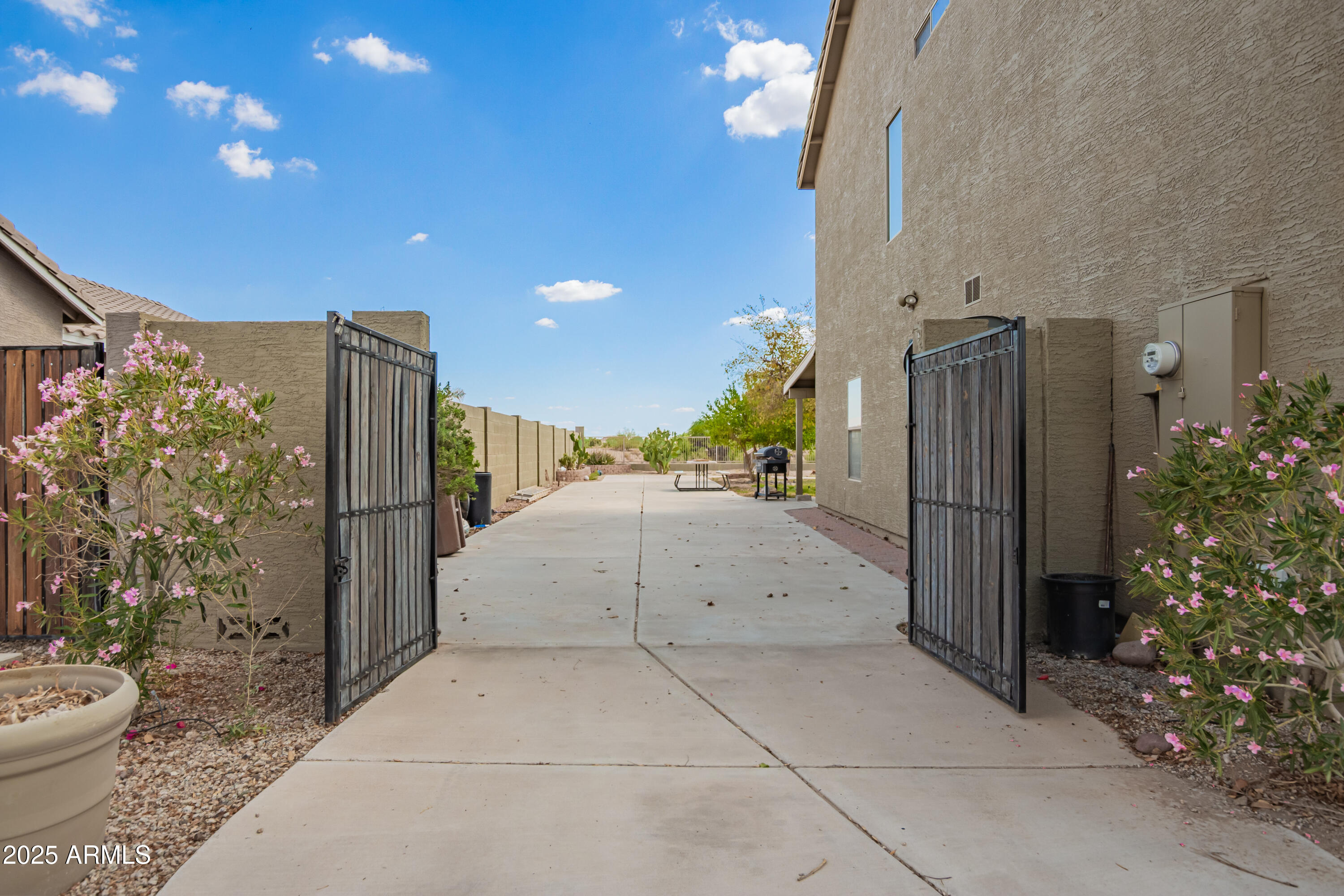 1145 E HAROLD Drive