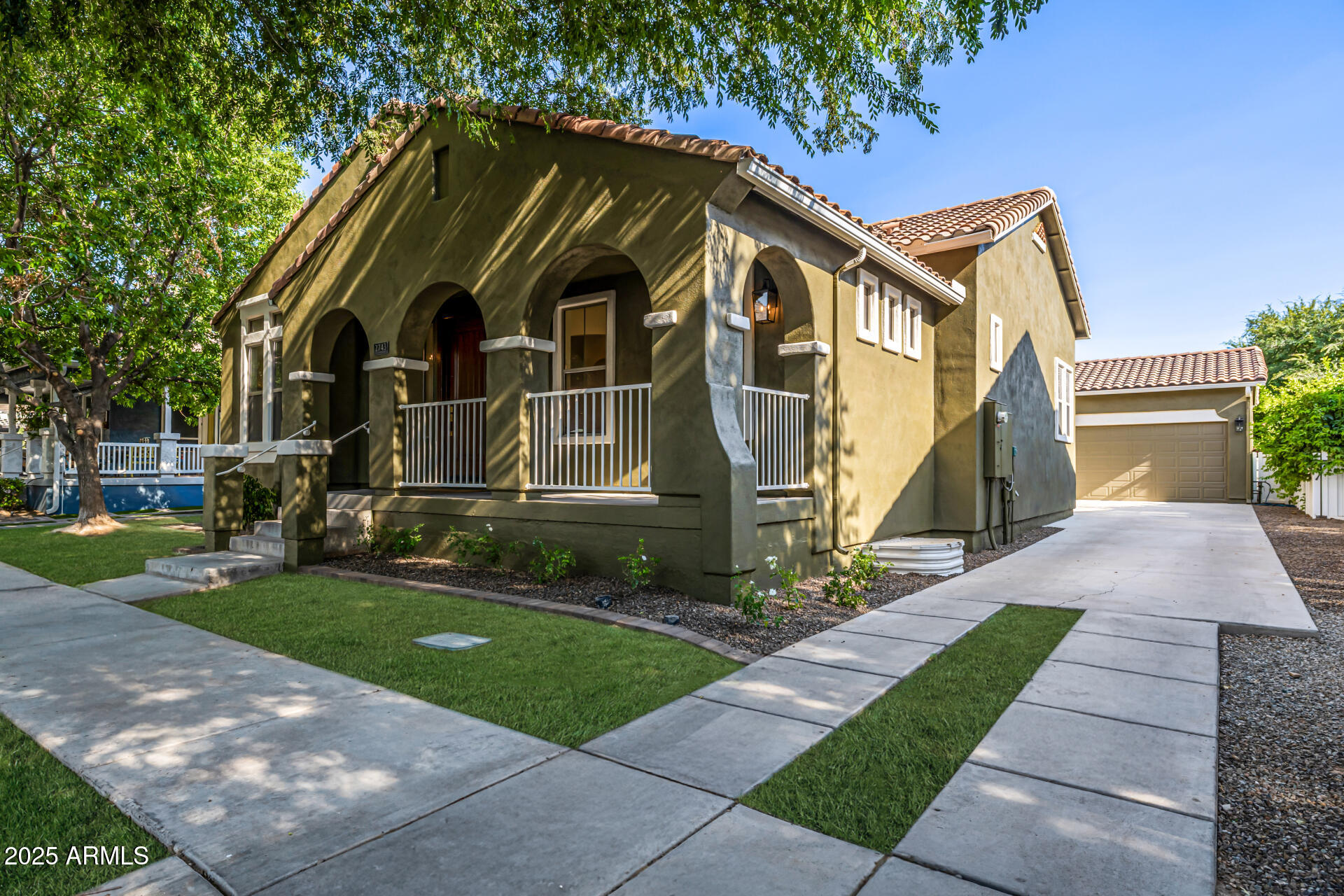 2743 E VIRGINIA Street