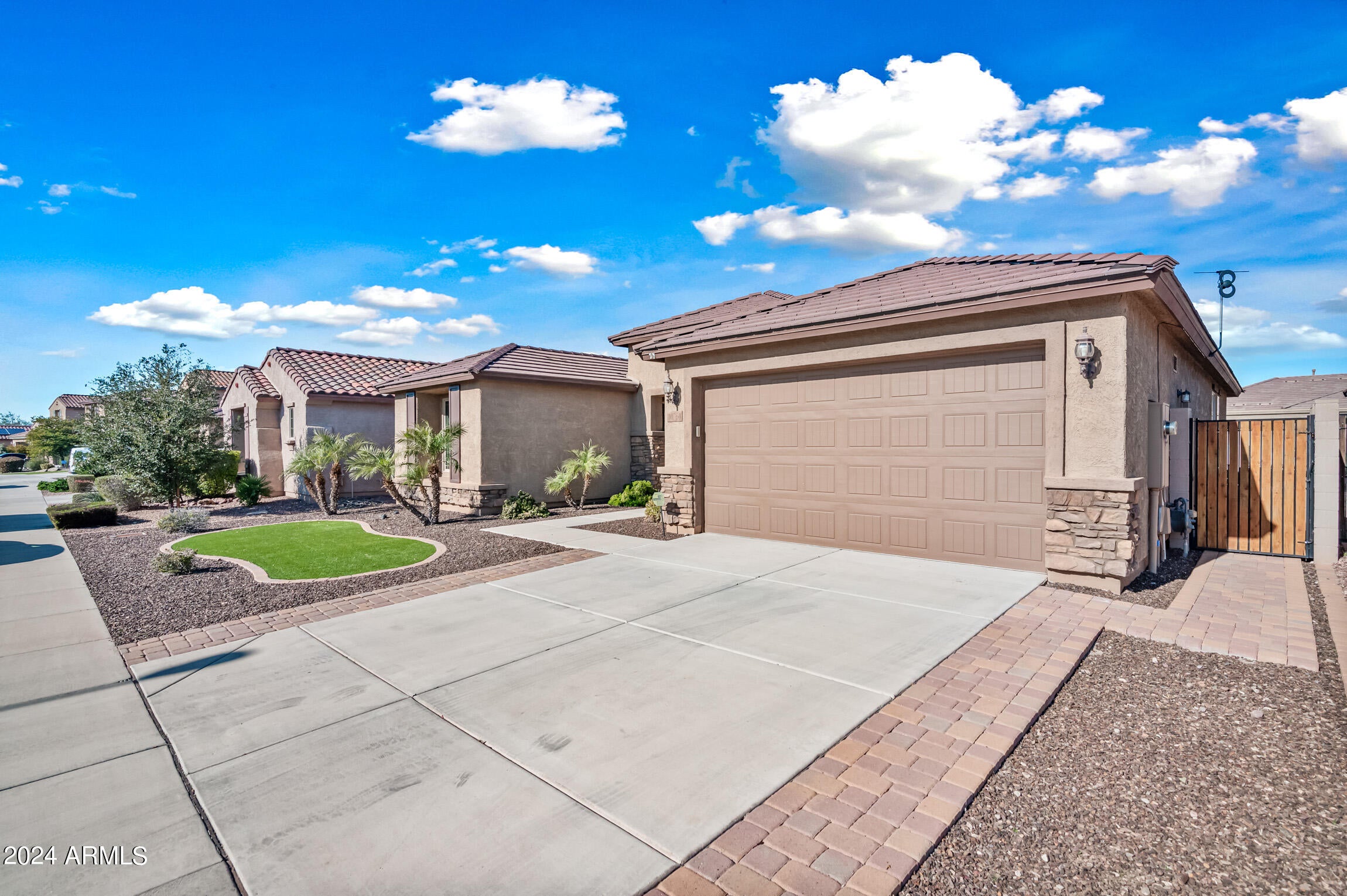 10764 W Prickly Pear Trail