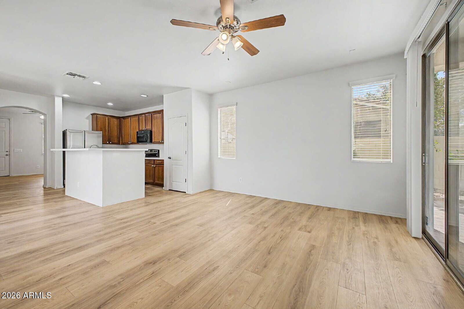 4172 E SANTA FE Lane