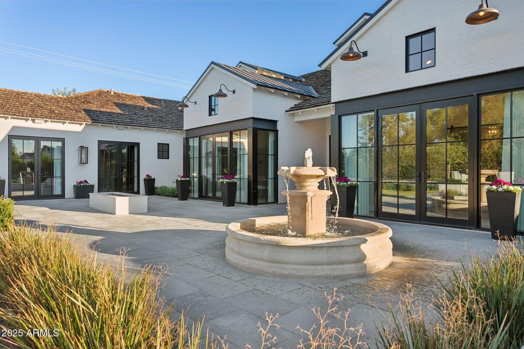 Photo of 6333 E Lafayette Boulevard, Scottsdale, AZ 85251 (MLS # 6947915)