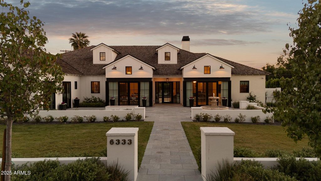 Photo of 6333 E Lafayette Boulevard, Scottsdale, AZ 85251 (MLS # 6947915)