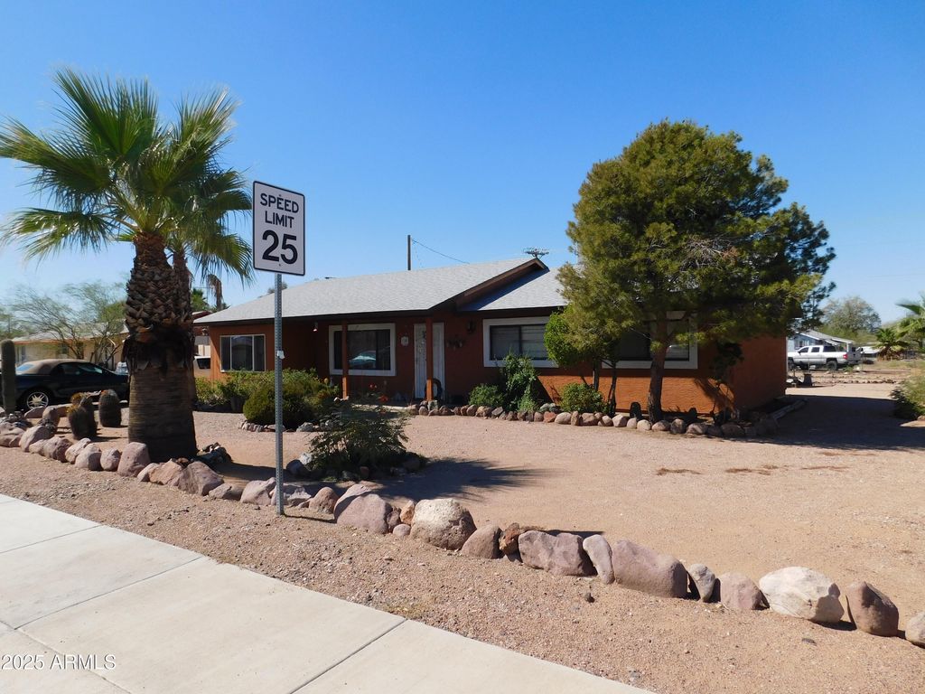 Photo of 110 S Palo Verde Drive, Apache Junction, AZ 85120 (MLS # 6933286)