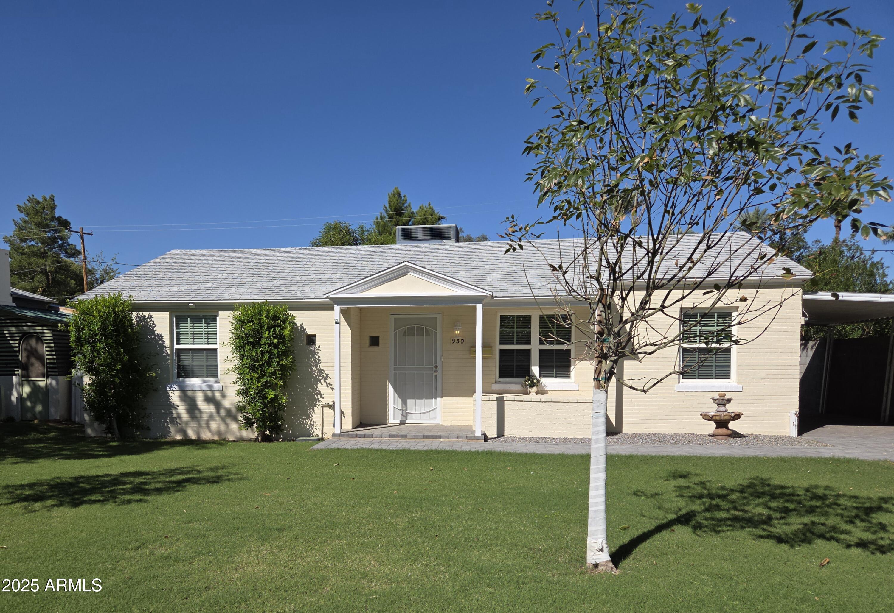 930 W MACKENZIE Drive