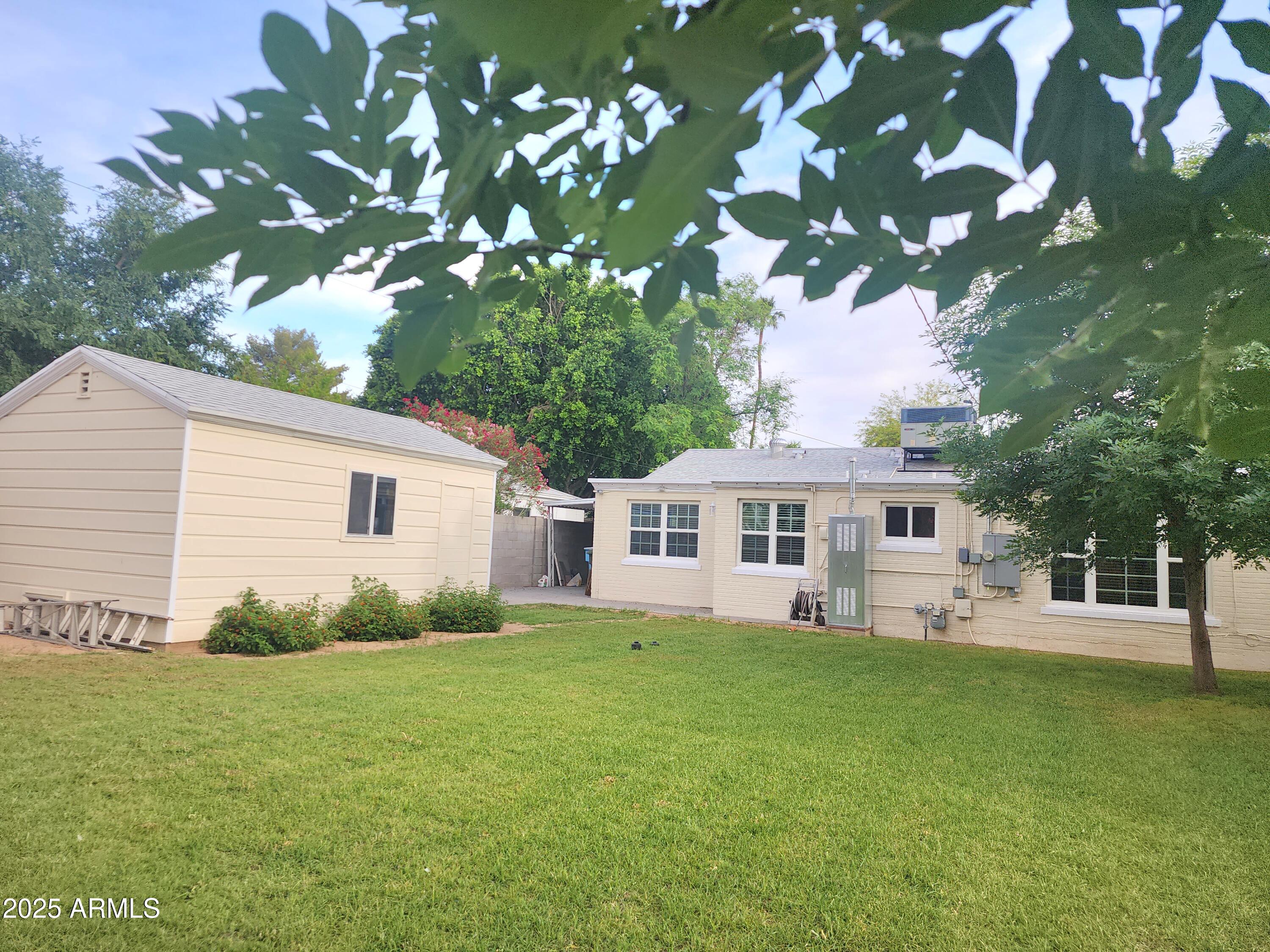 930 W MACKENZIE Drive