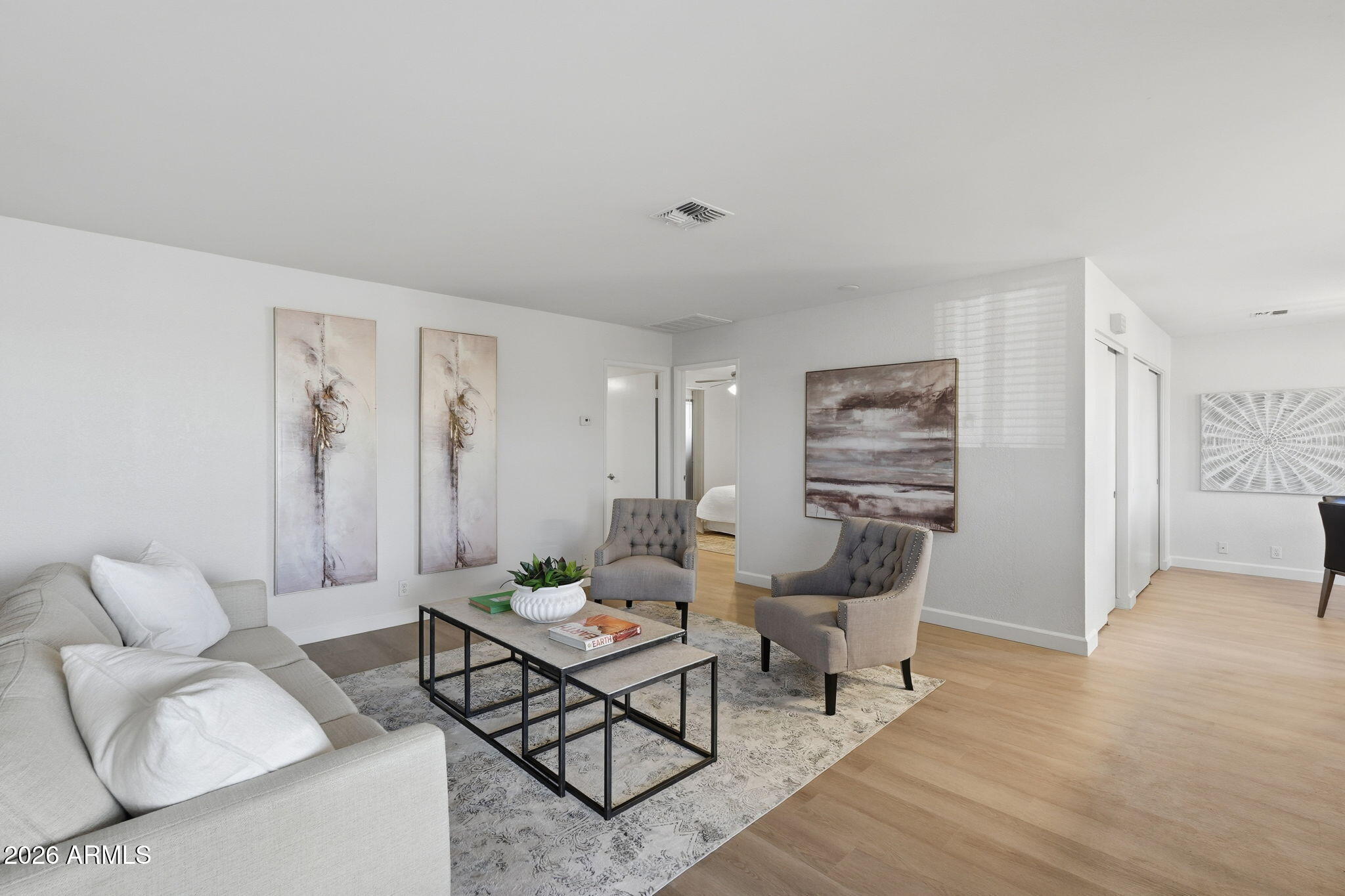 409 W PONTIAC Drive 1