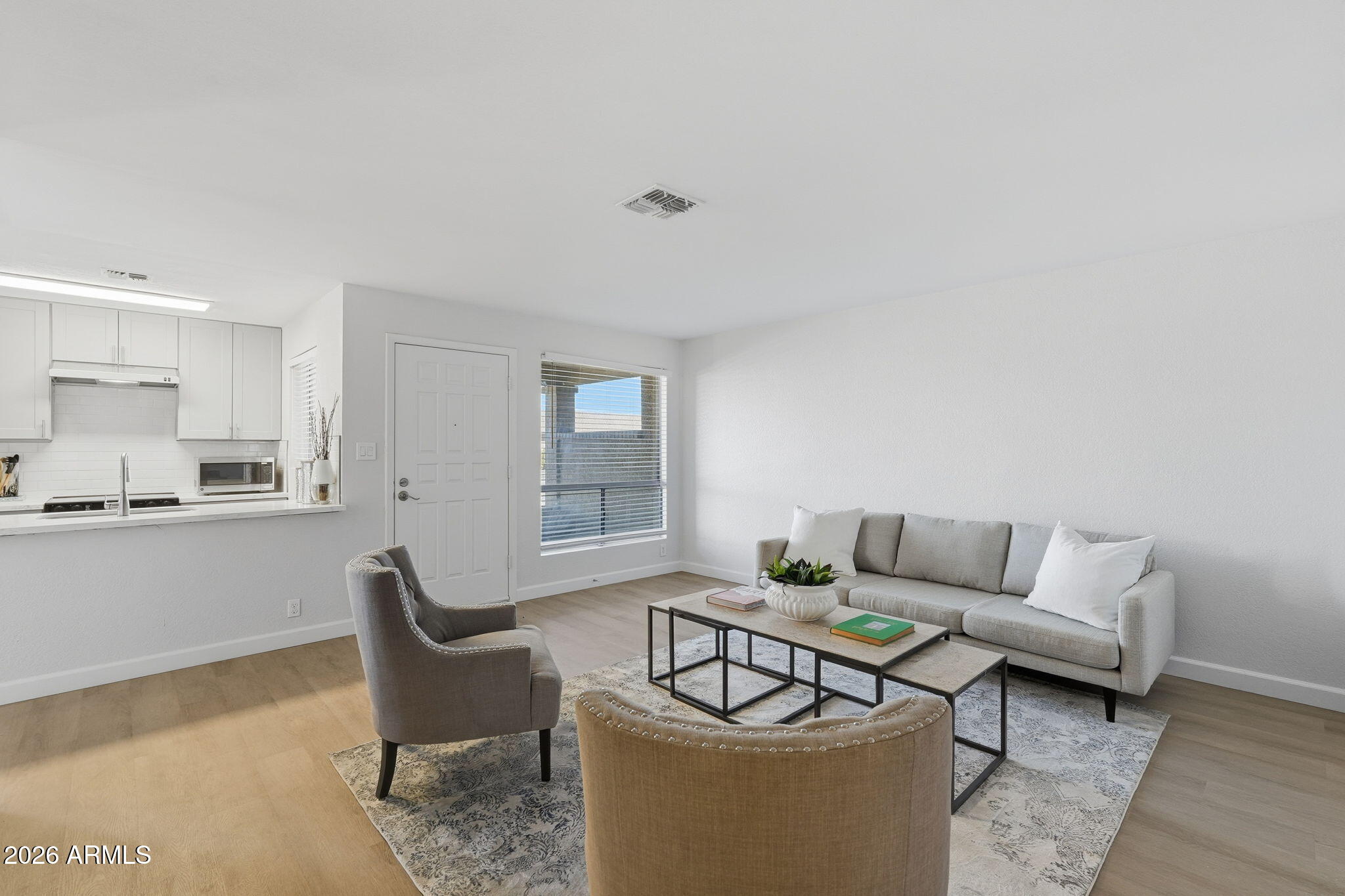 409 W PONTIAC Drive 1