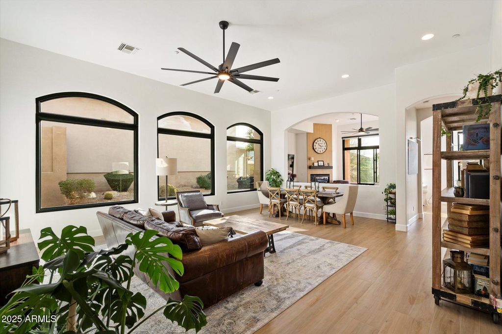 Photo of 10747 E Greenway Road, Scottsdale, AZ 85255 (MLS # 6961662)