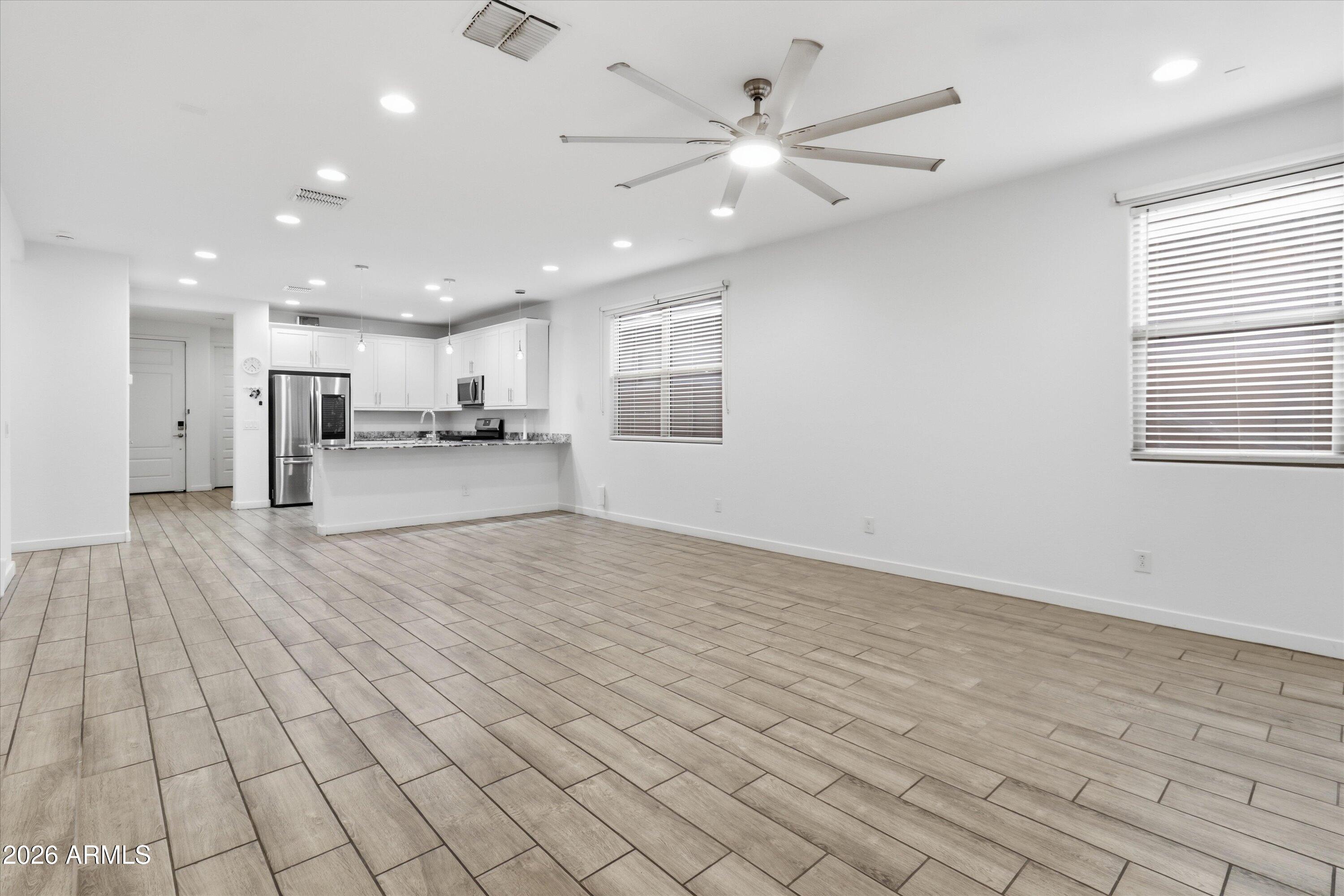 2544 W HIDALGO Avenue
