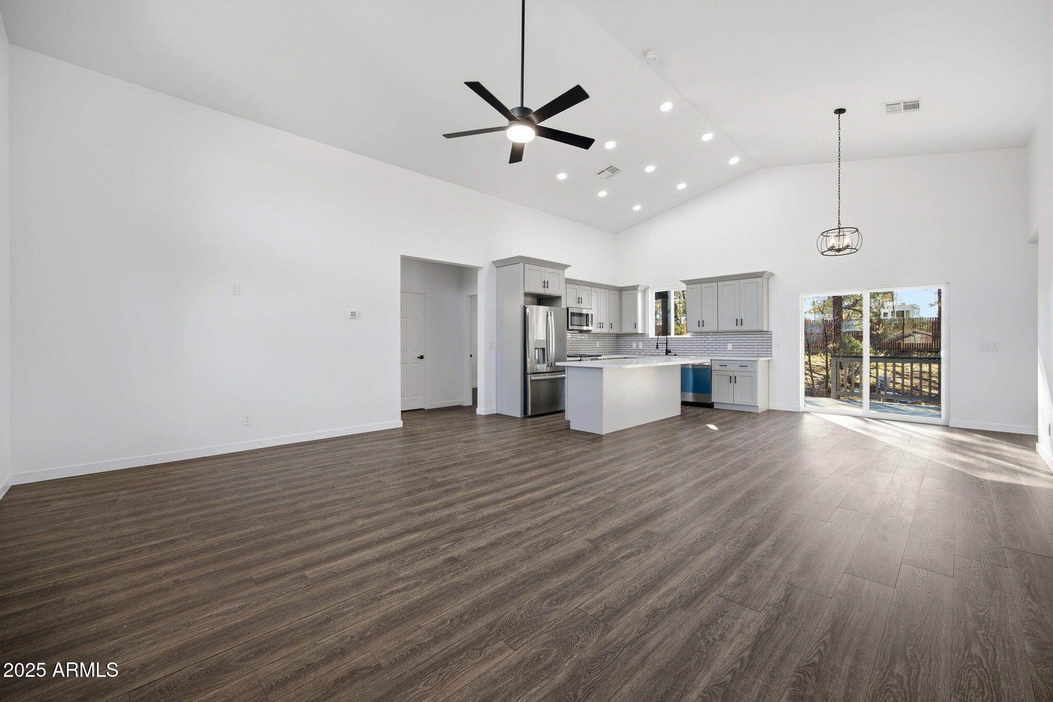 180 W PINE HAVEN Circle