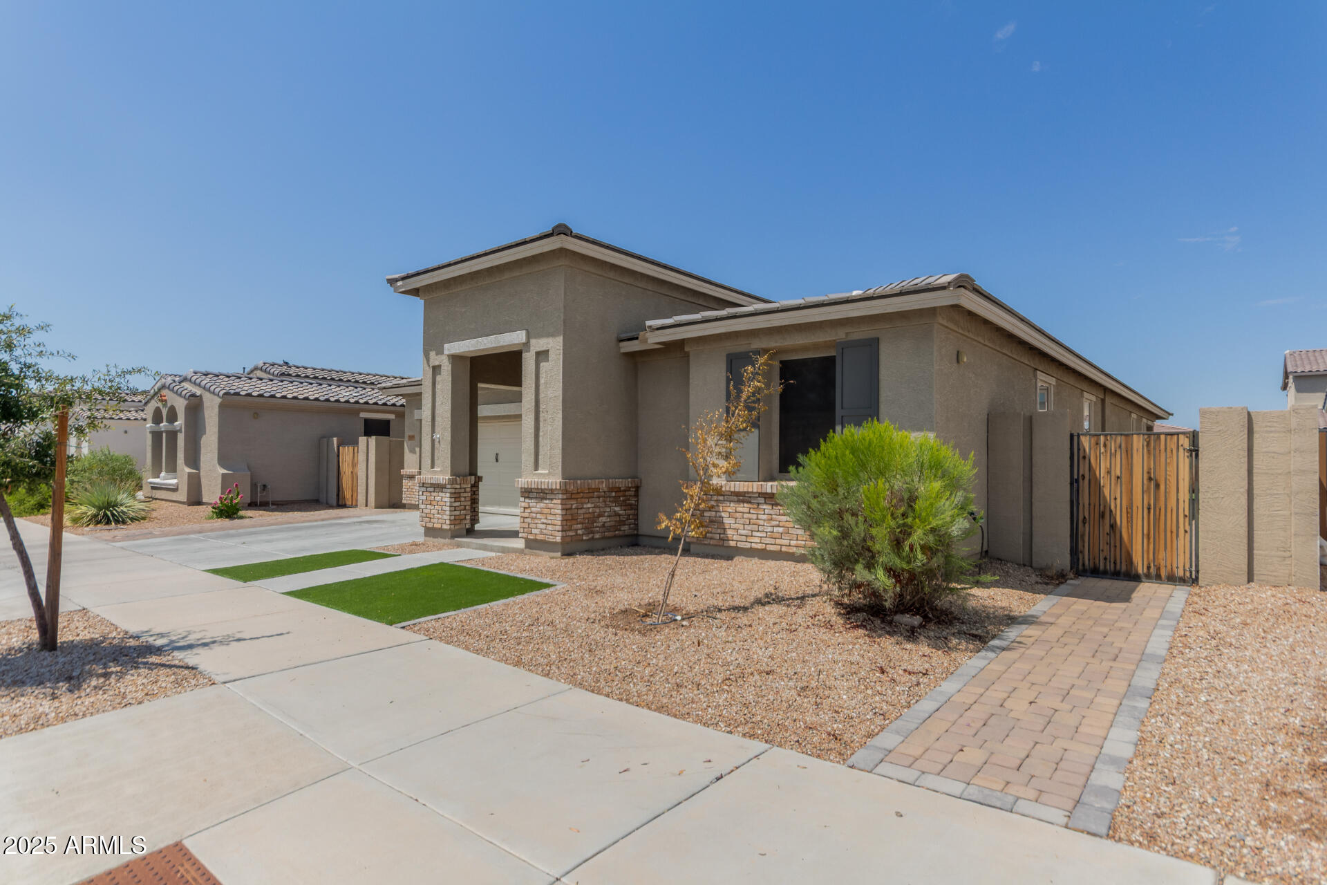 23078 E CALLE DE FLORES --