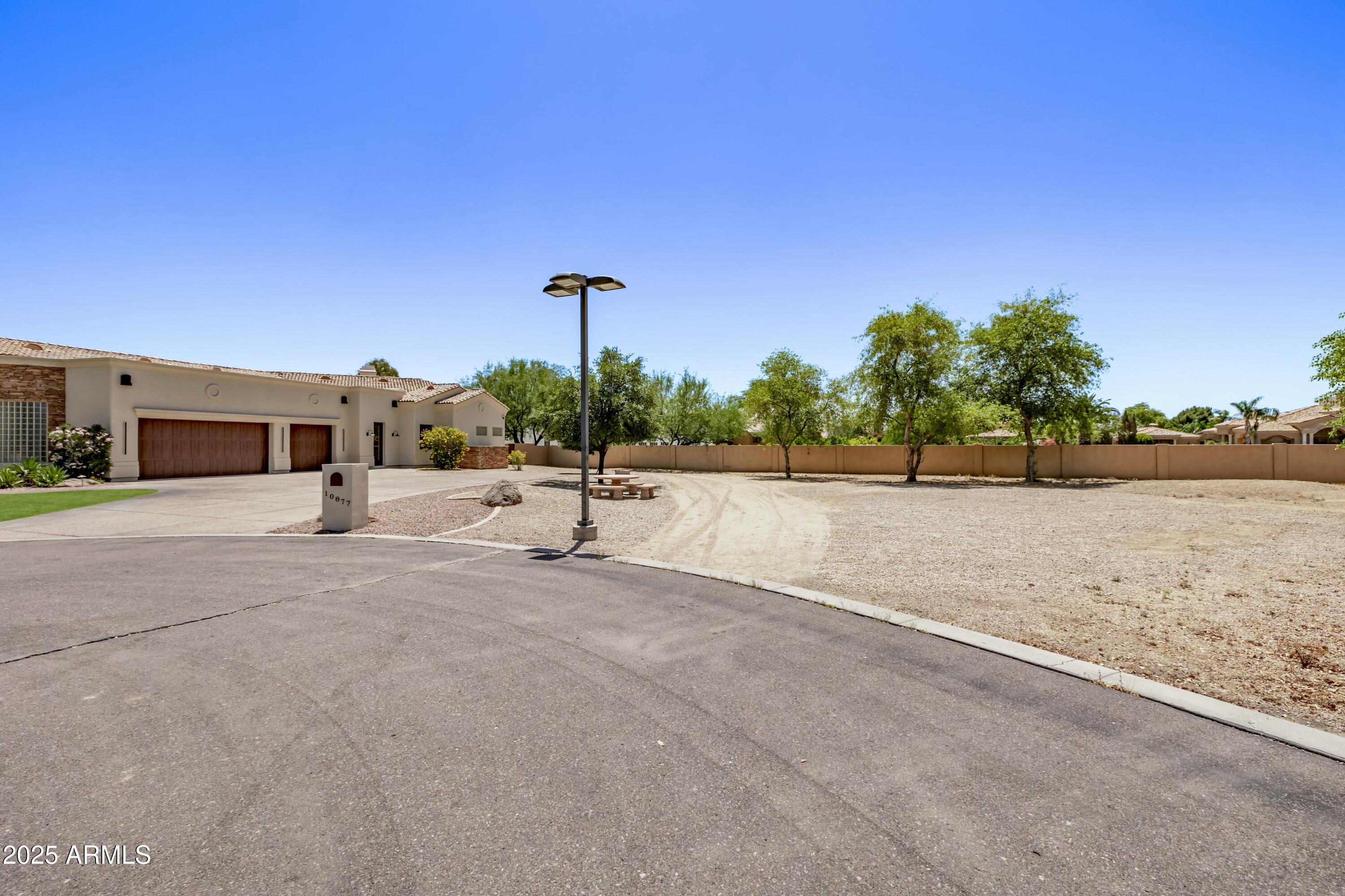 10877 E IRONWOOD Drive
