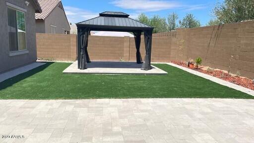 9512 W FALLEN LEAF Lane