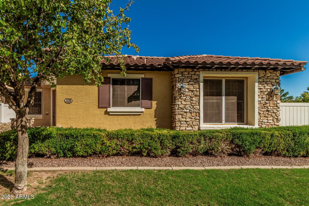 Photo of 1170 S Storment Lane, Gilbert, AZ 85296 (MLS # 6937753)
