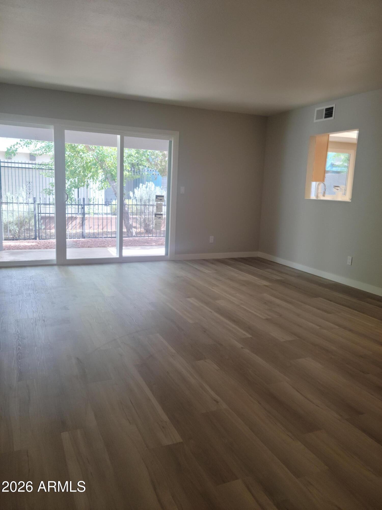 531 W OXFORD Drive