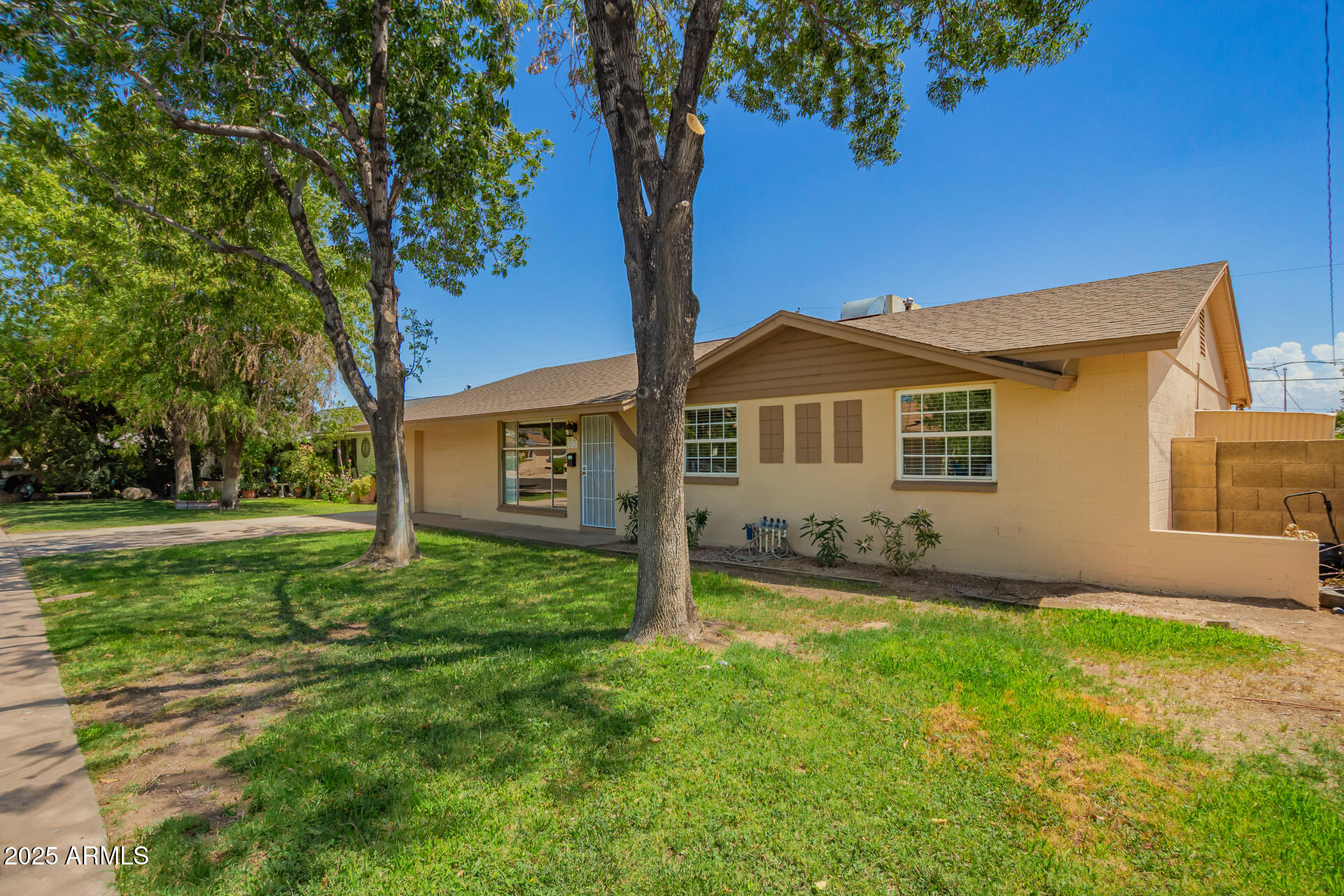 2519 W COLUMBINE Drive