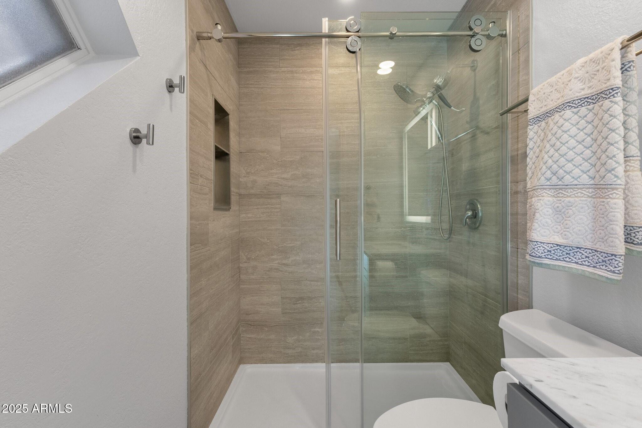 KINGSDALE CONDOMINIUMS UNIT 15 - Residential