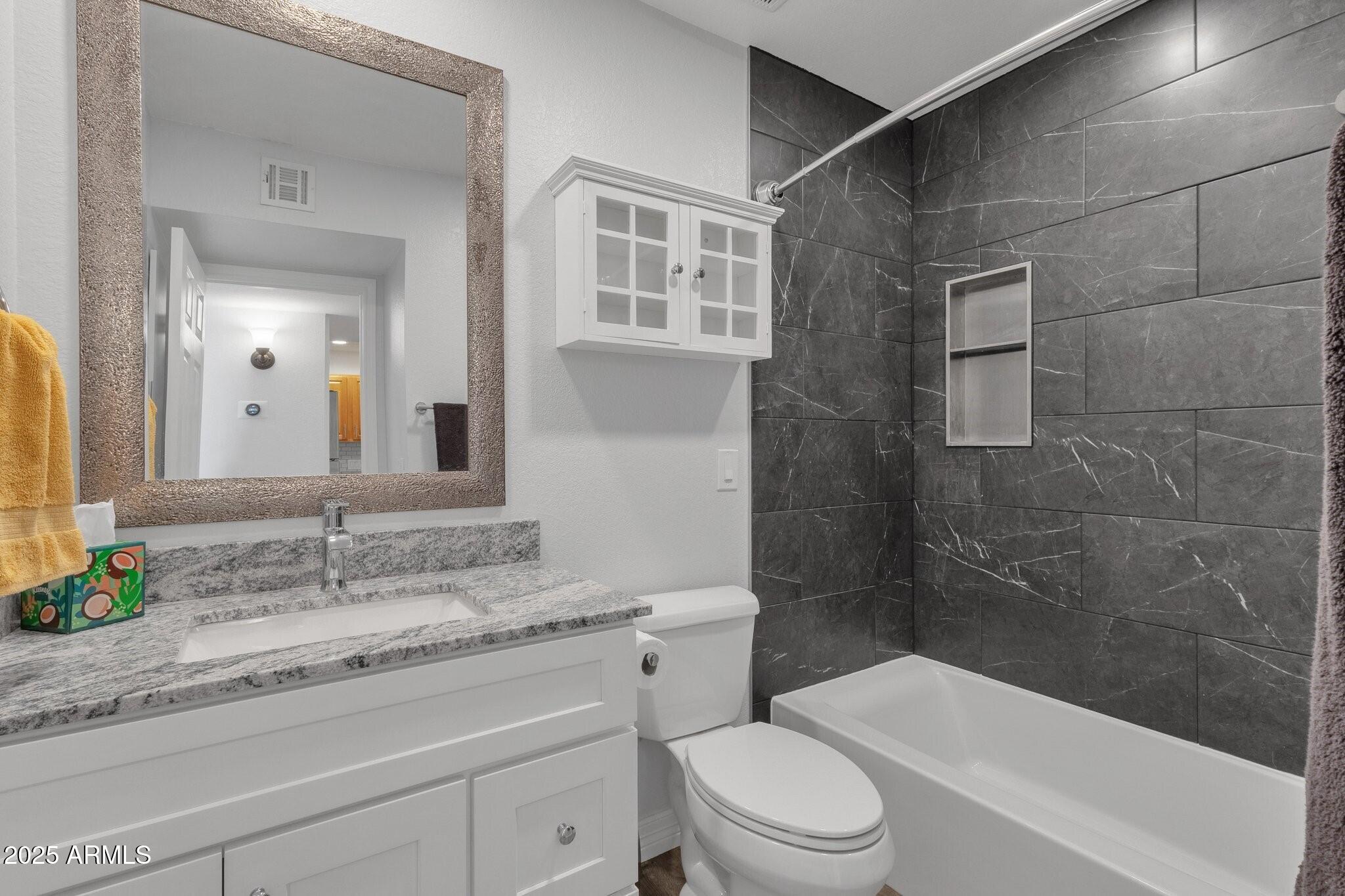 KINGSDALE CONDOMINIUMS UNIT 15 - Residential