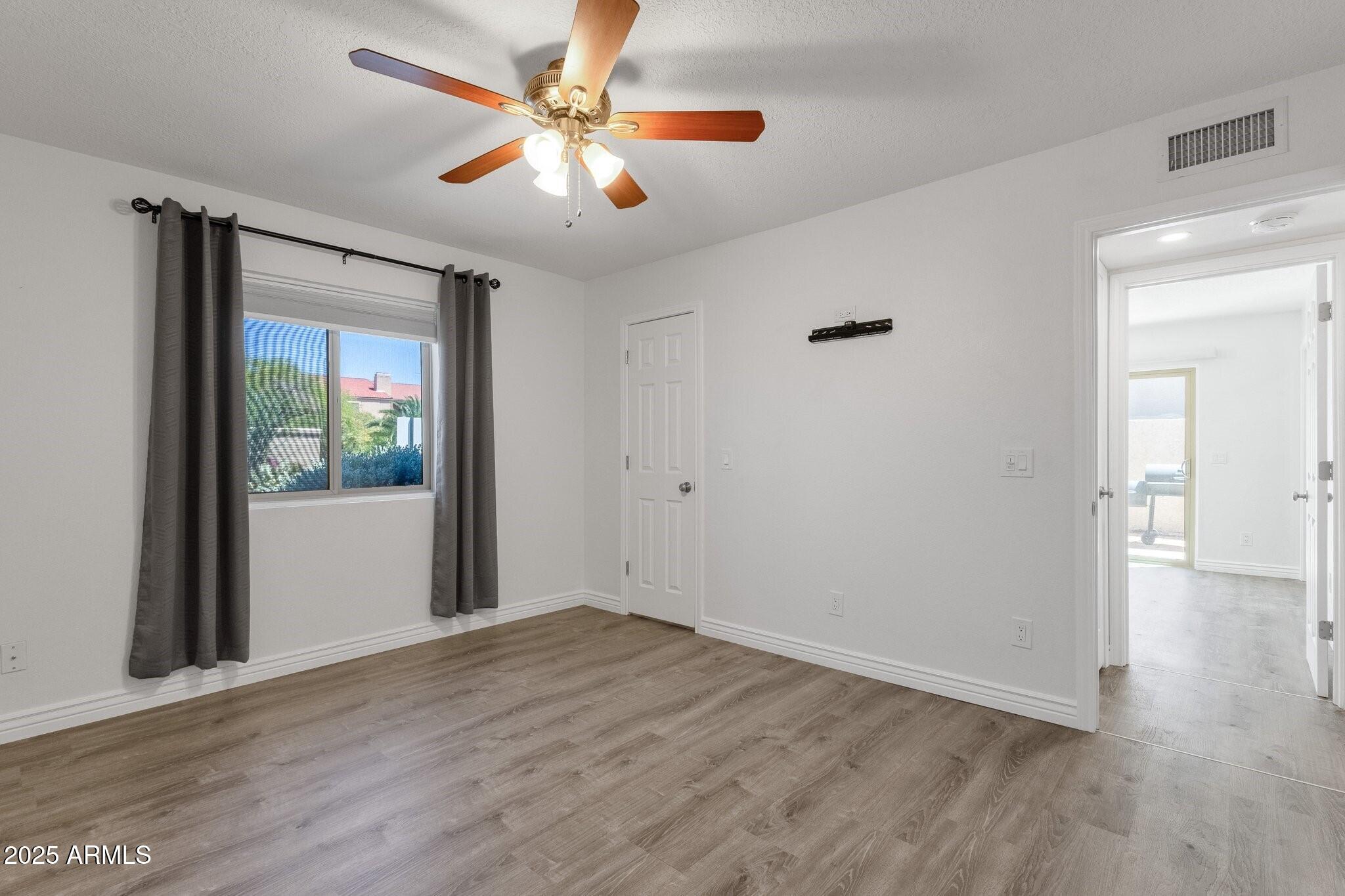 KINGSDALE CONDOMINIUMS UNIT 15 - Residential