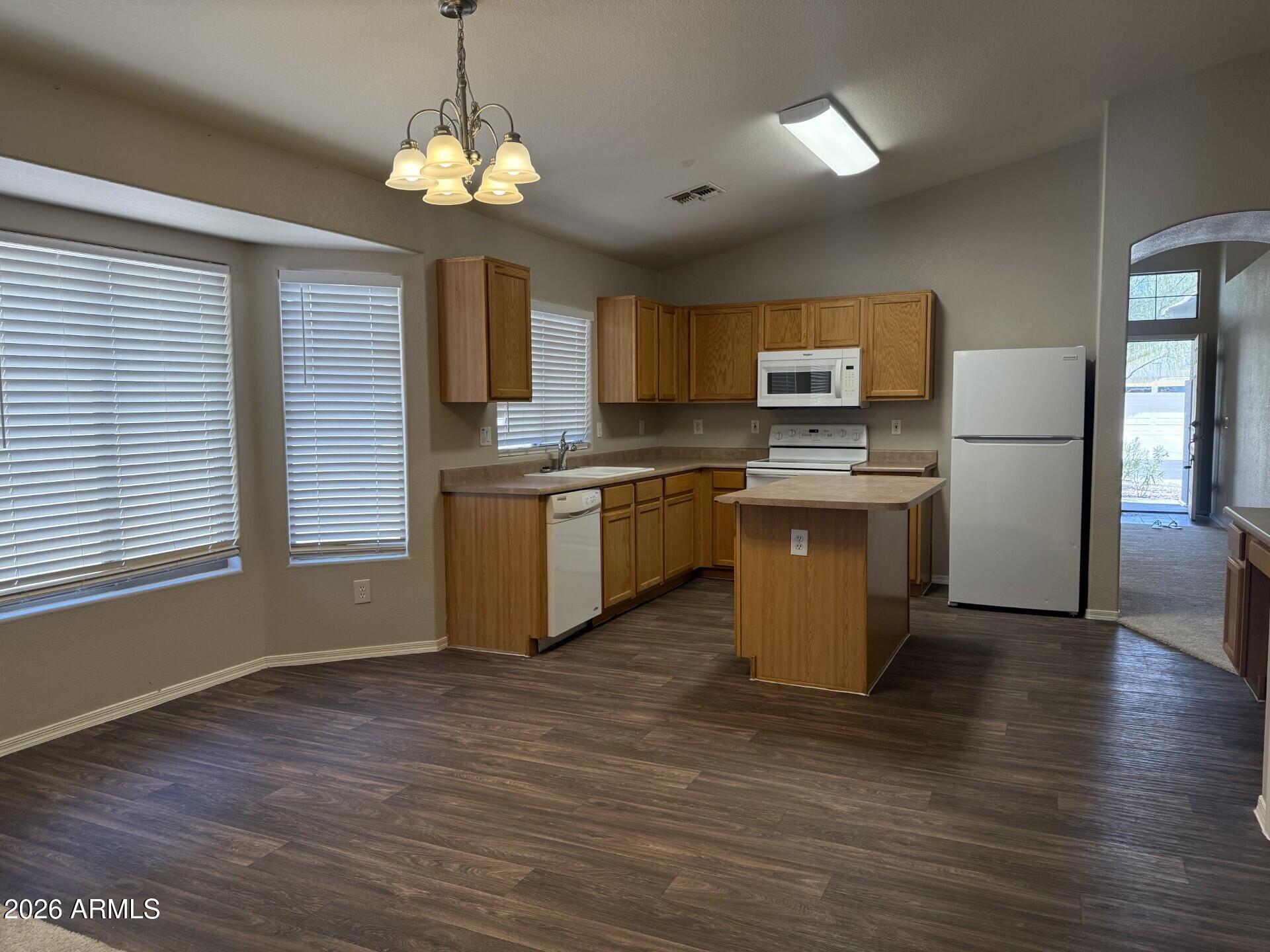 3919 E Longhorn Drive