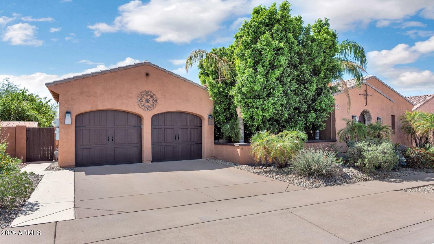 2703 W LANGUID Lane