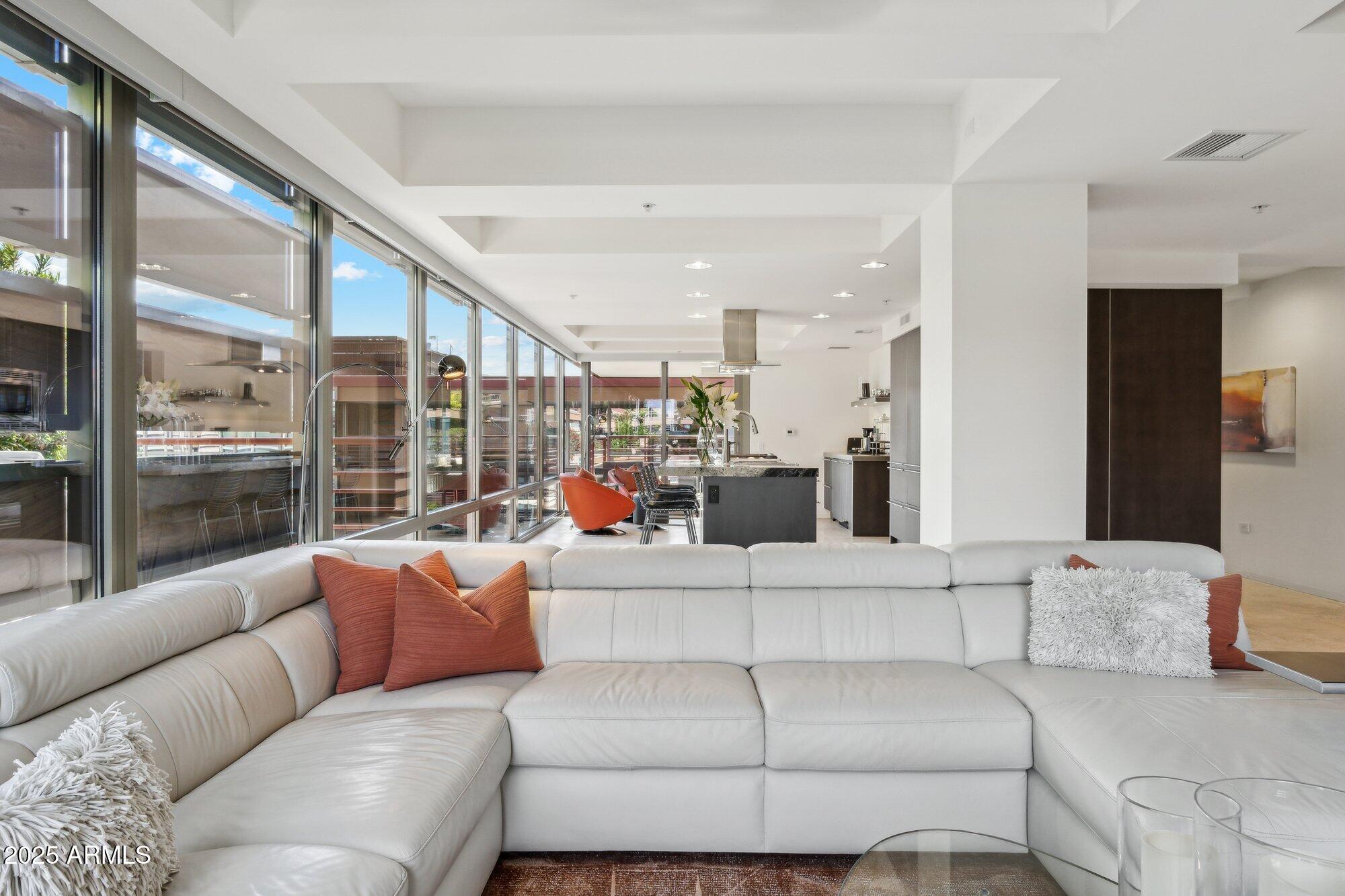 7121 E RANCHO VISTA Drive 6001