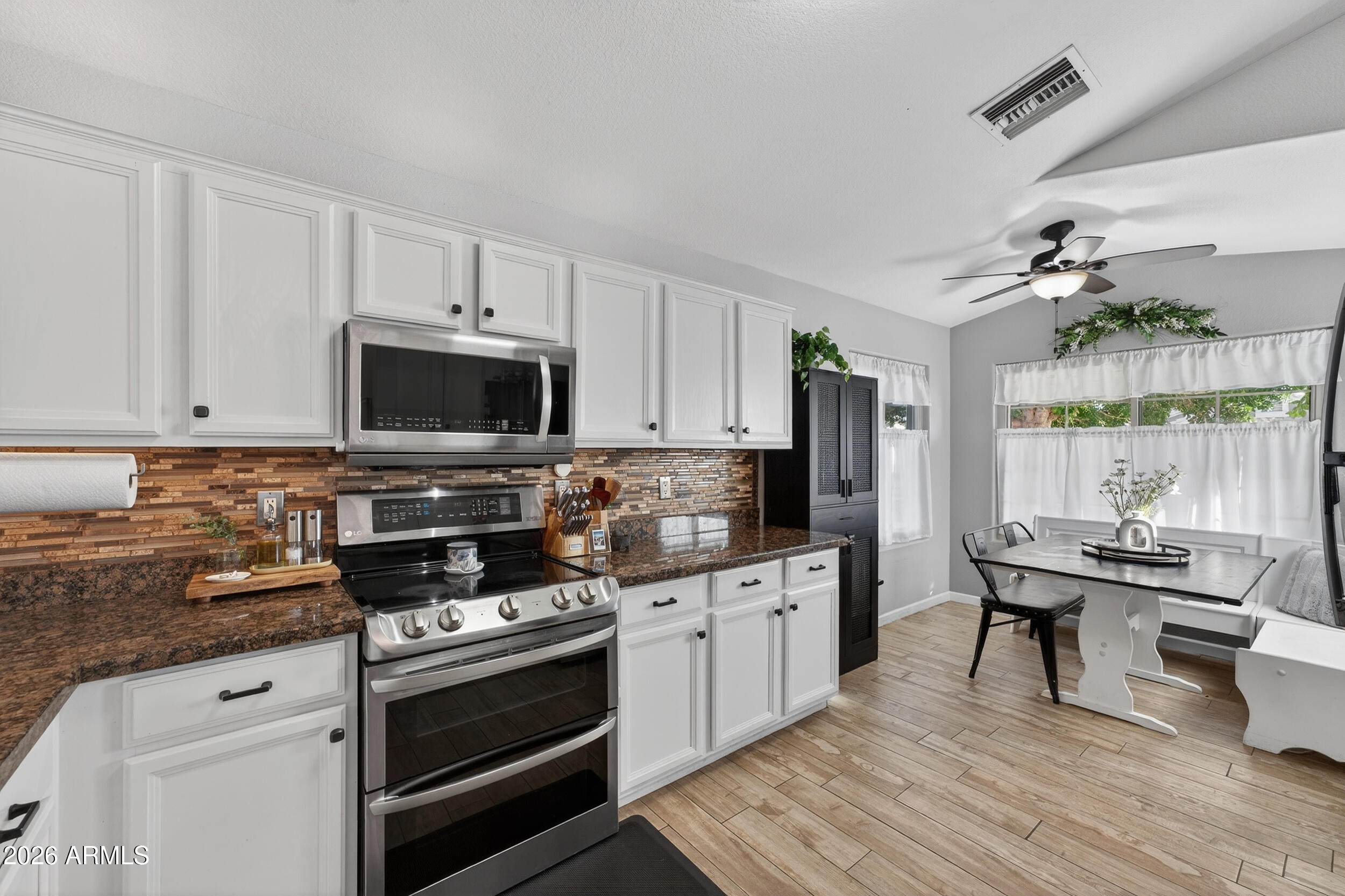 1792 E APPALOOSA Road