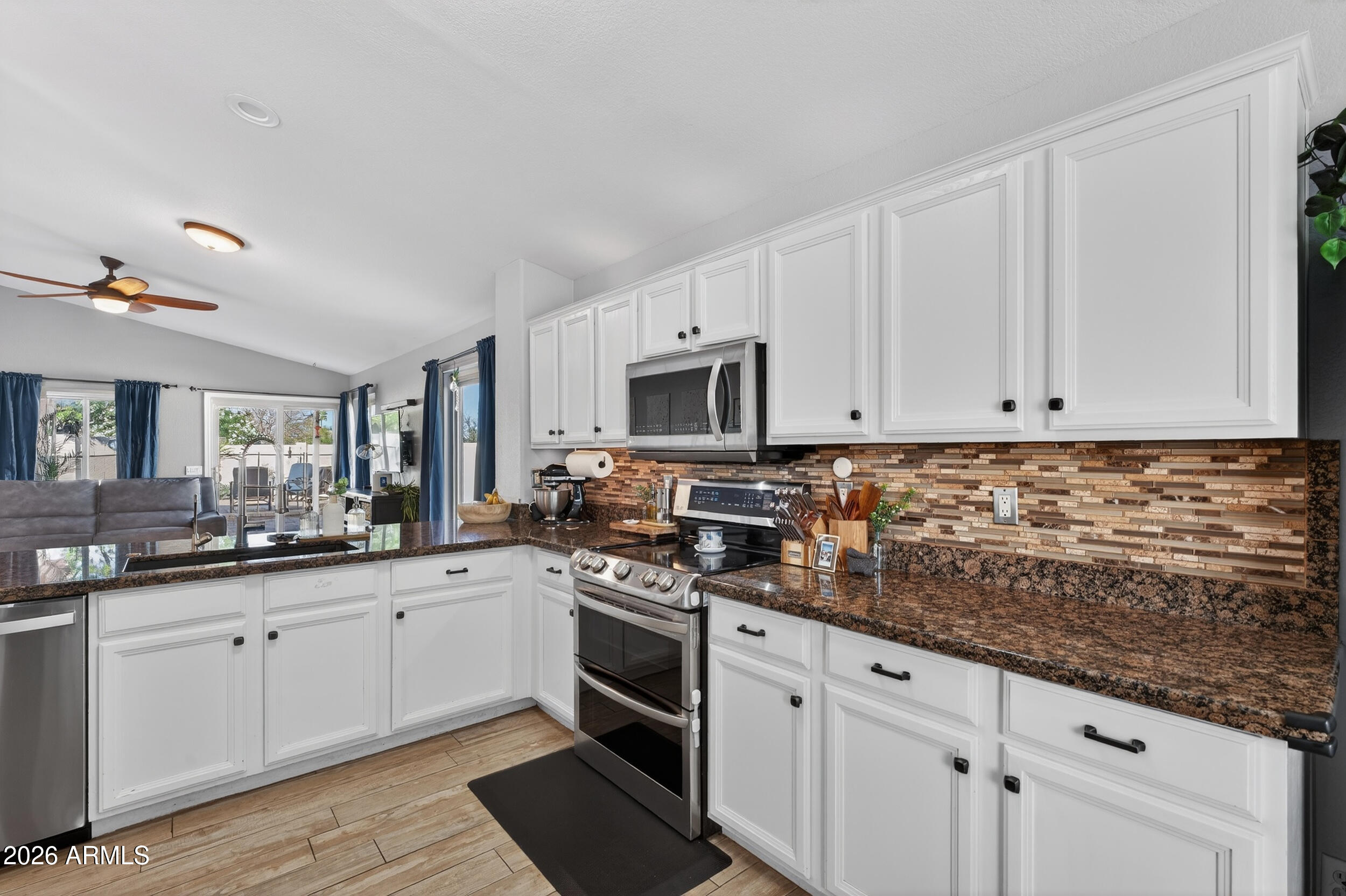 1792 E APPALOOSA Road