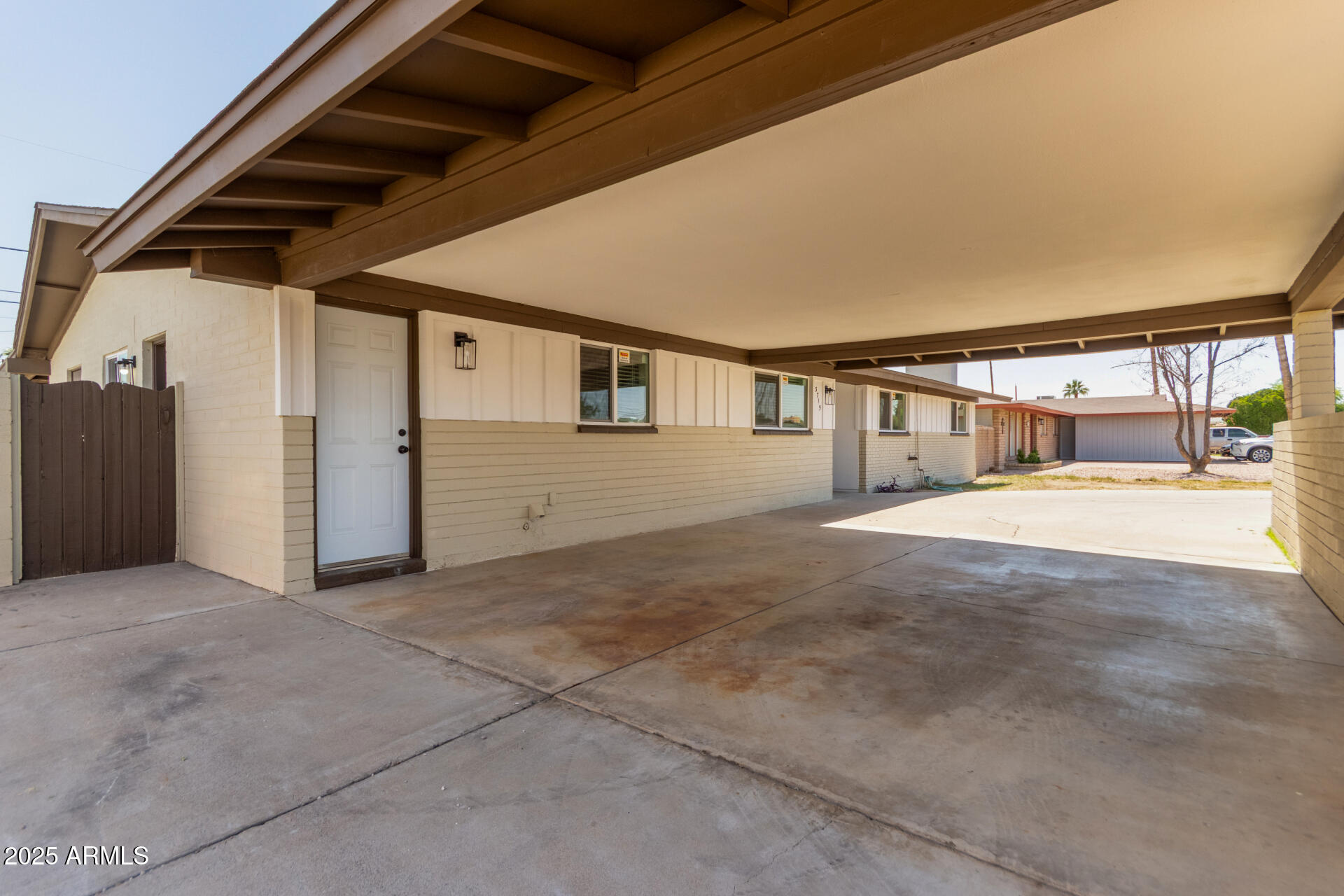 3719 W GRISWOLD Road