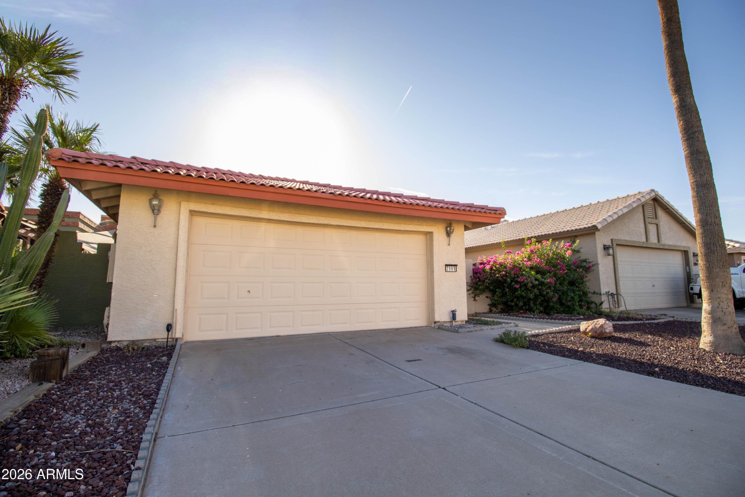 2086 N SWEETWATER Drive
