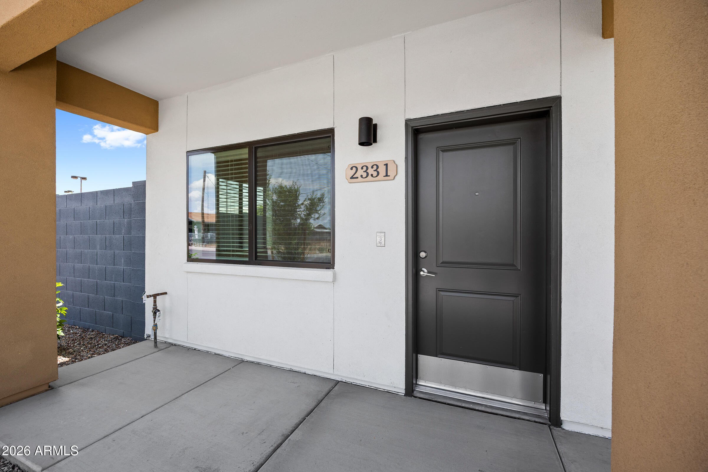 2329 E MCARTHUR Drive