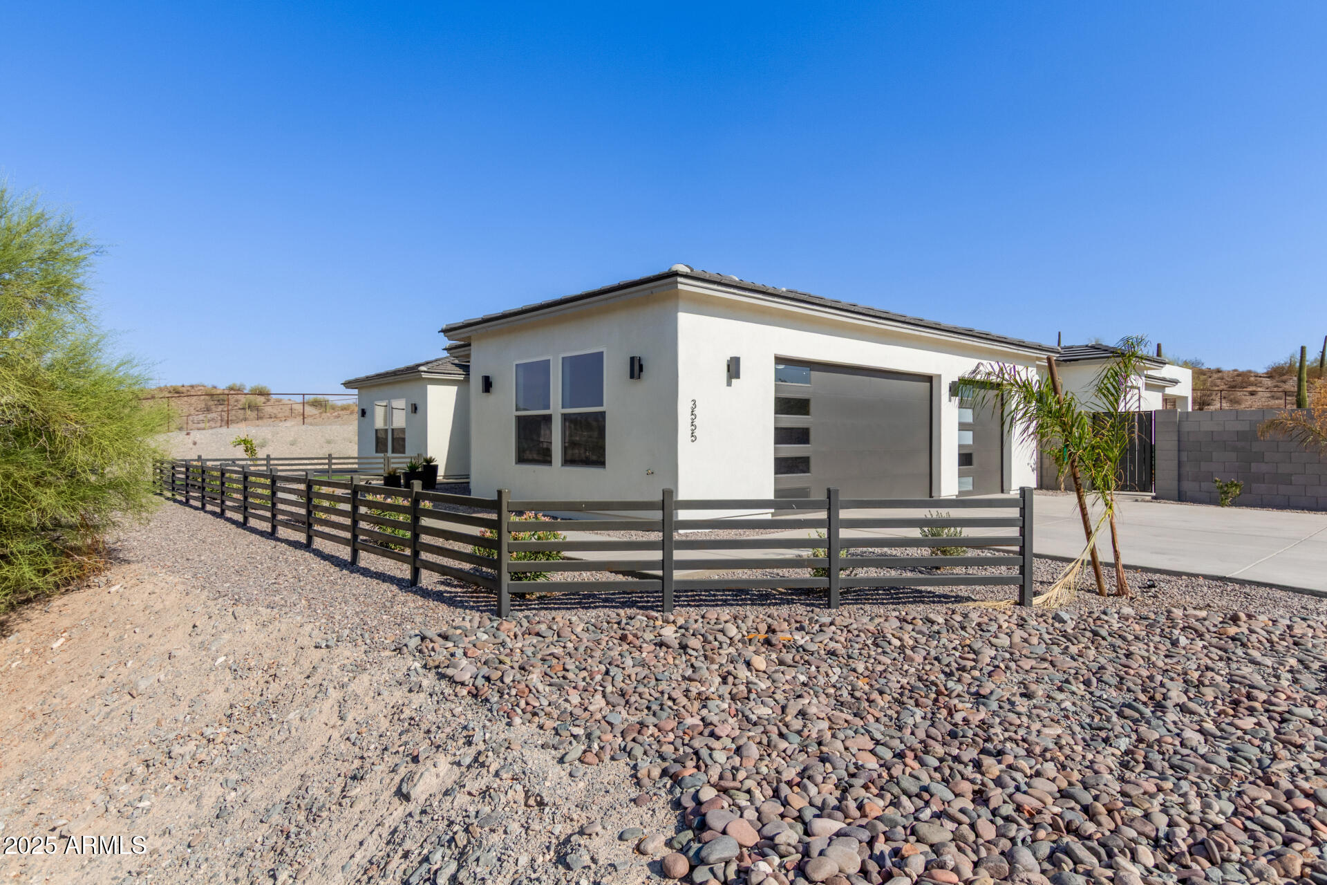 3555 W HUMMINGBIRD Lane