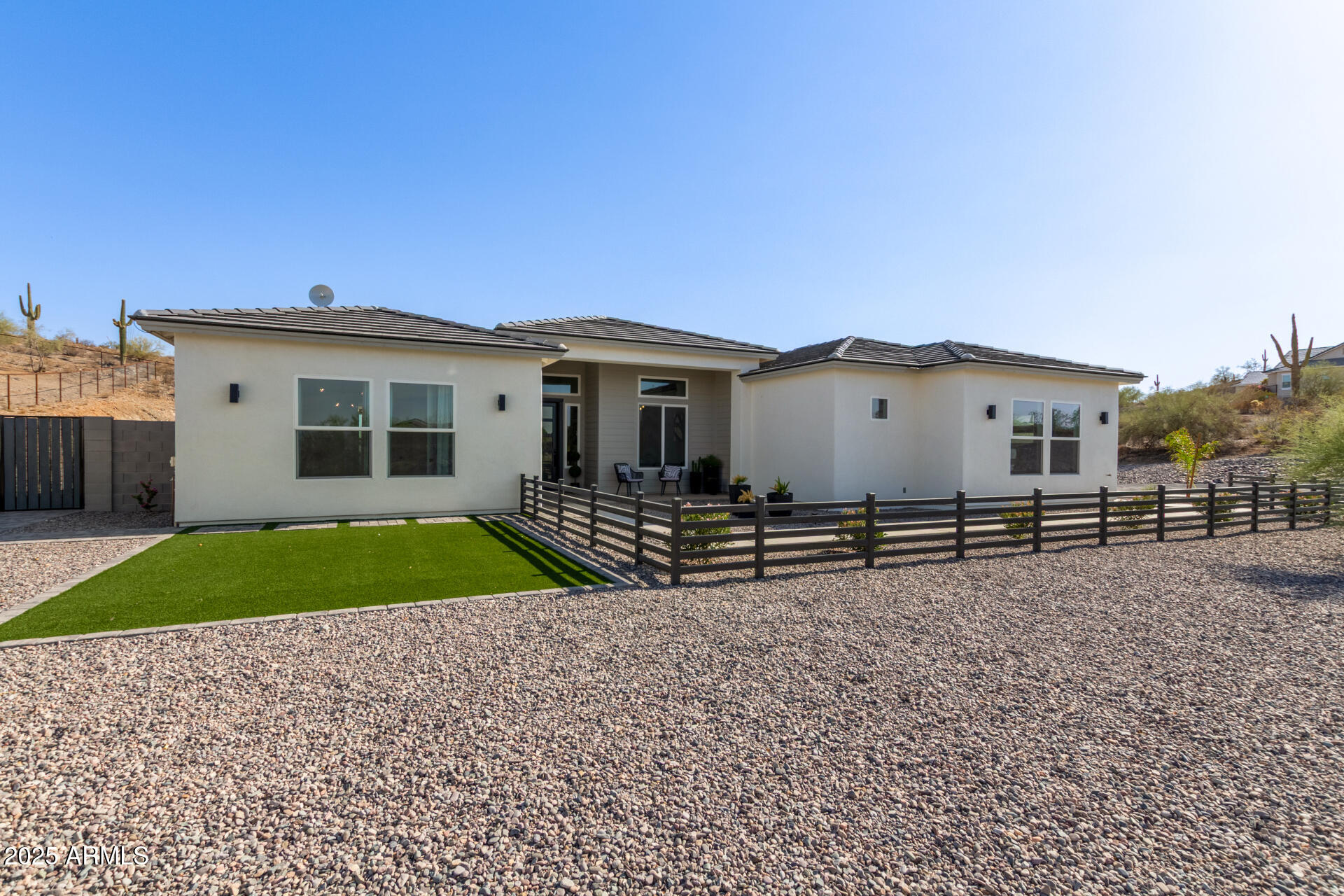 3555 W HUMMINGBIRD Lane
