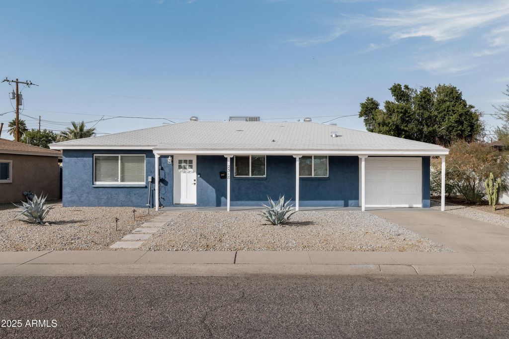 Photo of 2318 W Pinchot Avenue, Phoenix, AZ 85015 (MLS # 7003590)