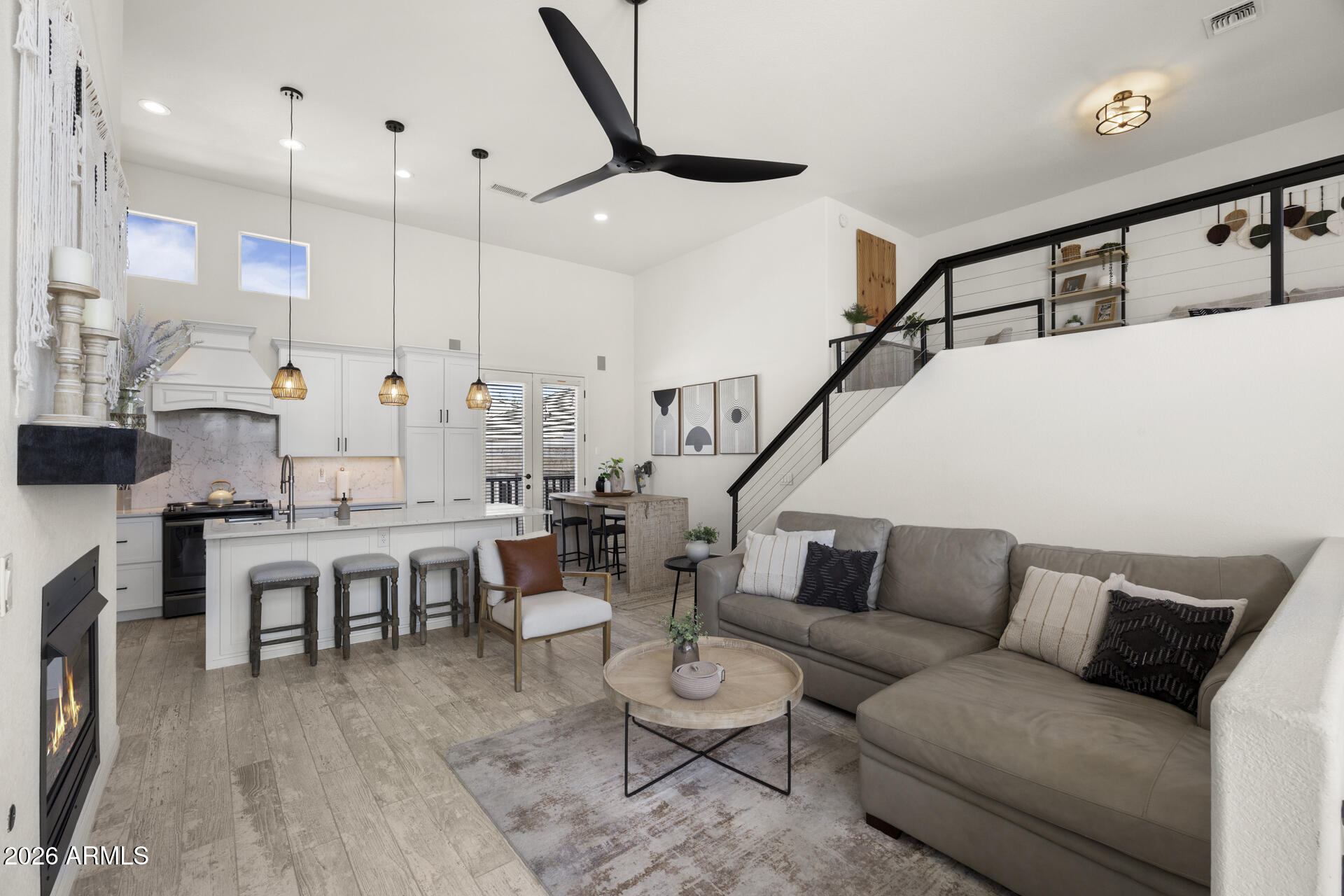 15221 N CLUBGATE Drive 2064