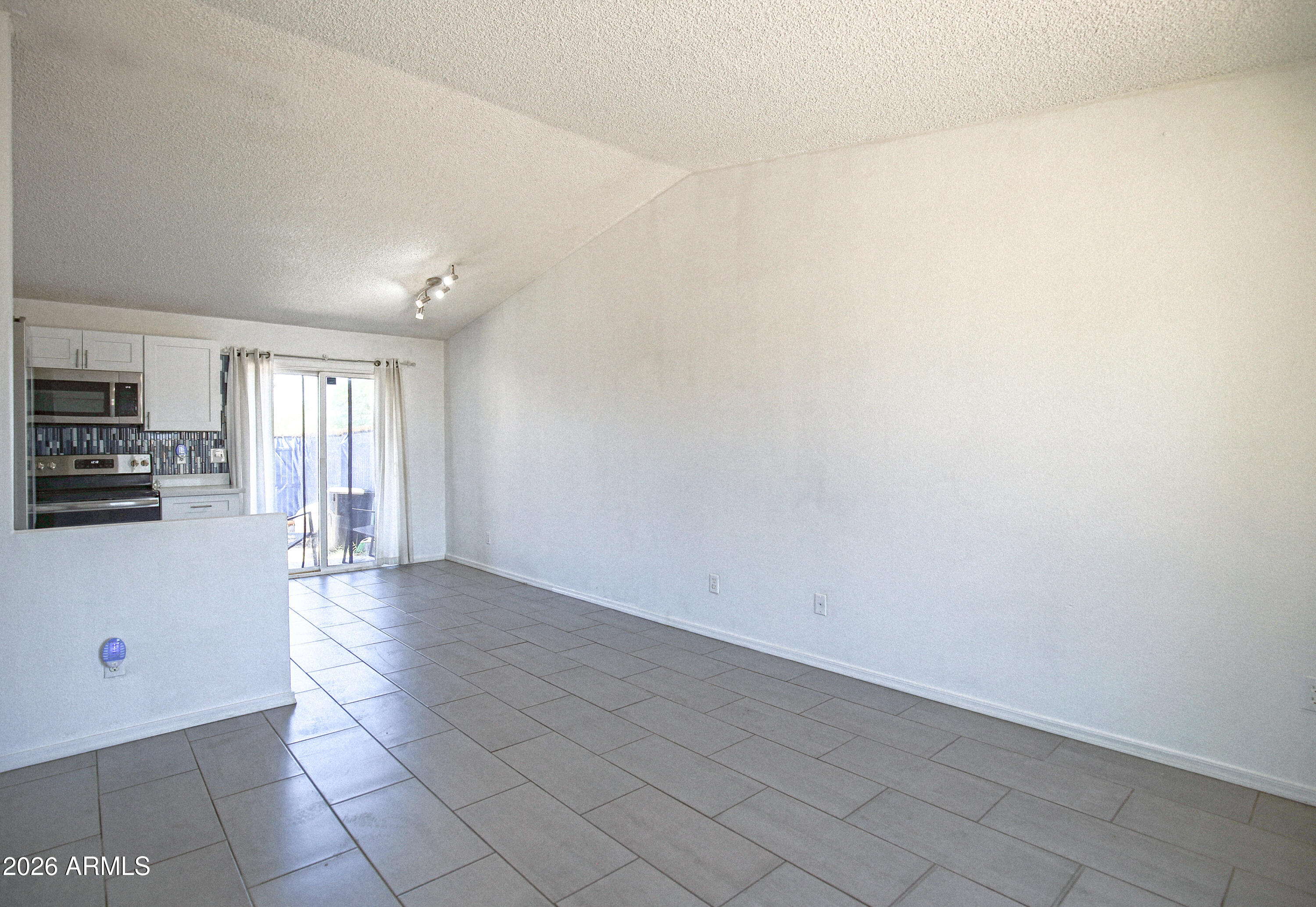 3120 N 67TH Lane 63