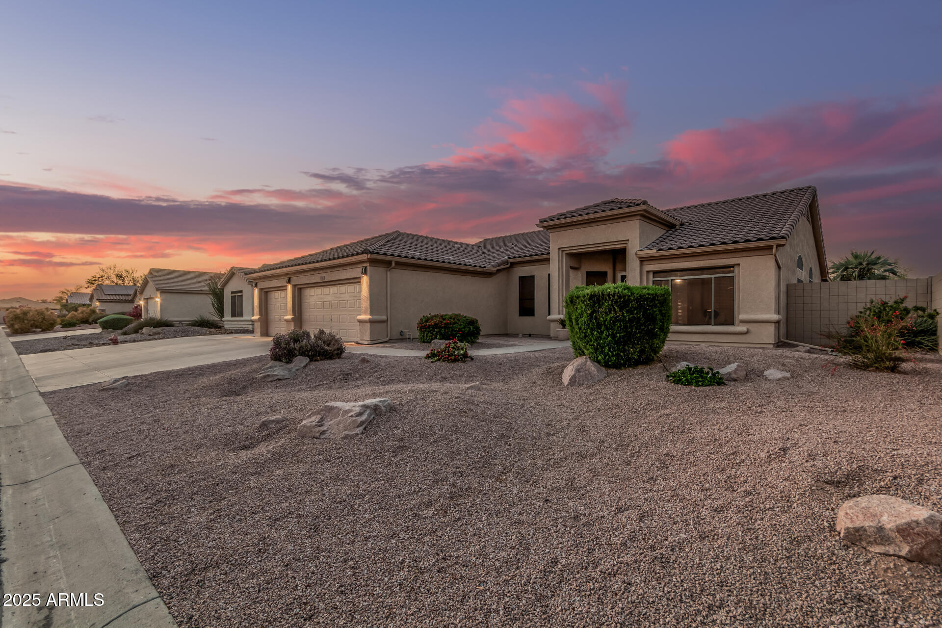 8220 W Mariposa Grande Lane