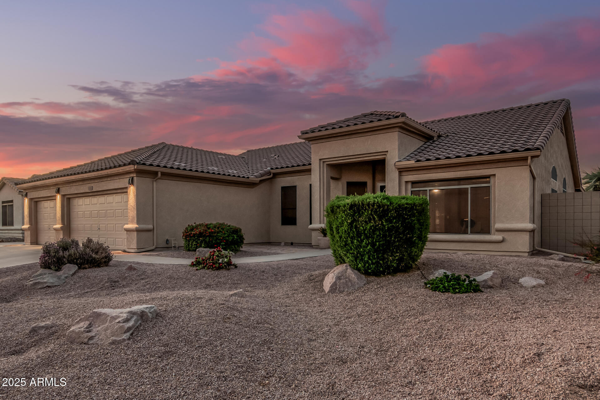 8220 W Mariposa Grande Lane