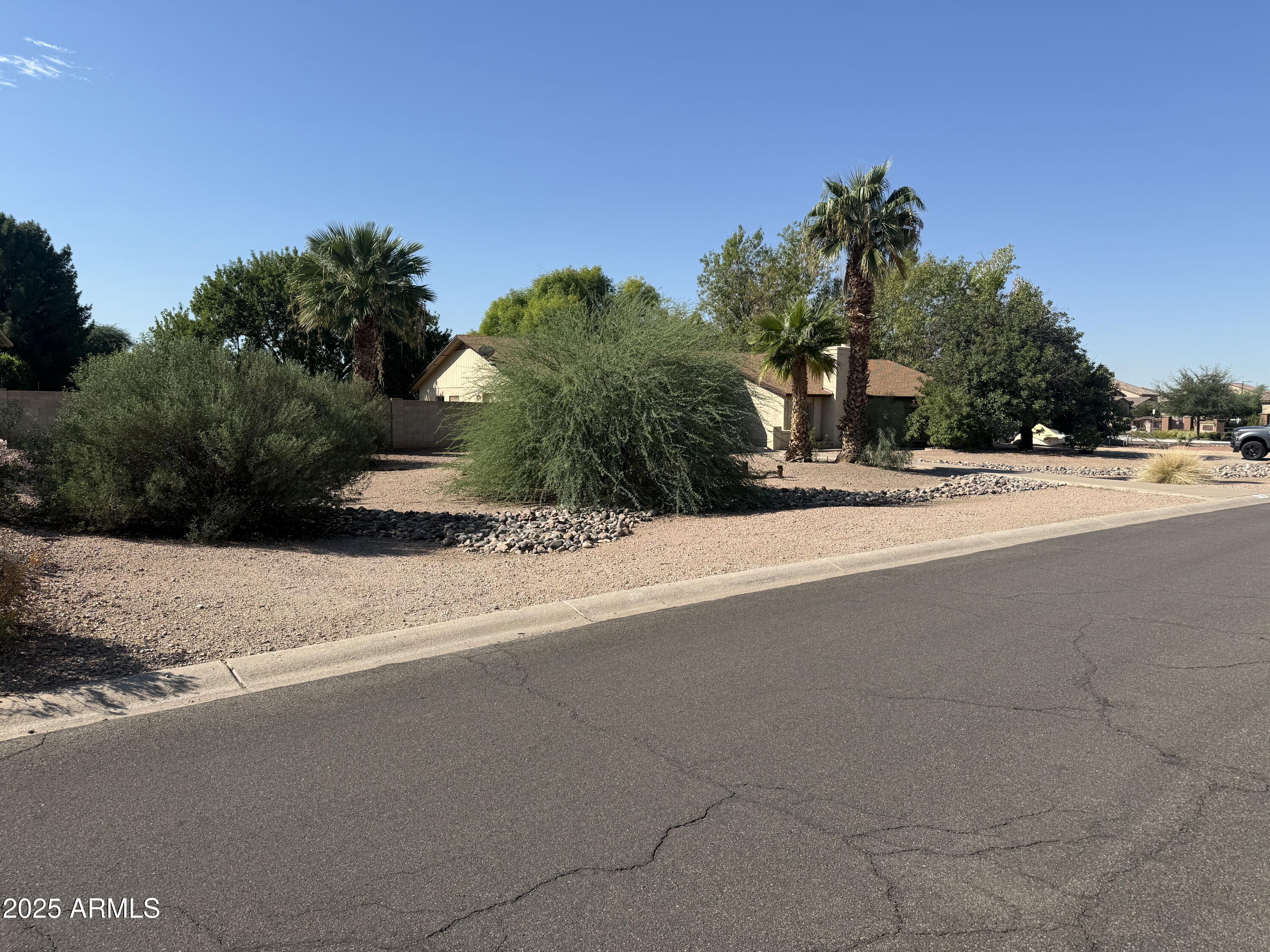 7025 W REDFIELD Road