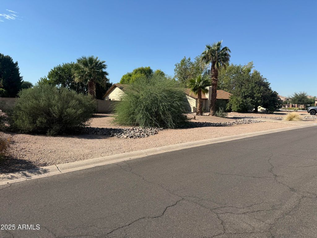 Photo of 7025 W Redfield Road, Peoria, AZ 85381 (MLS # 6930345)