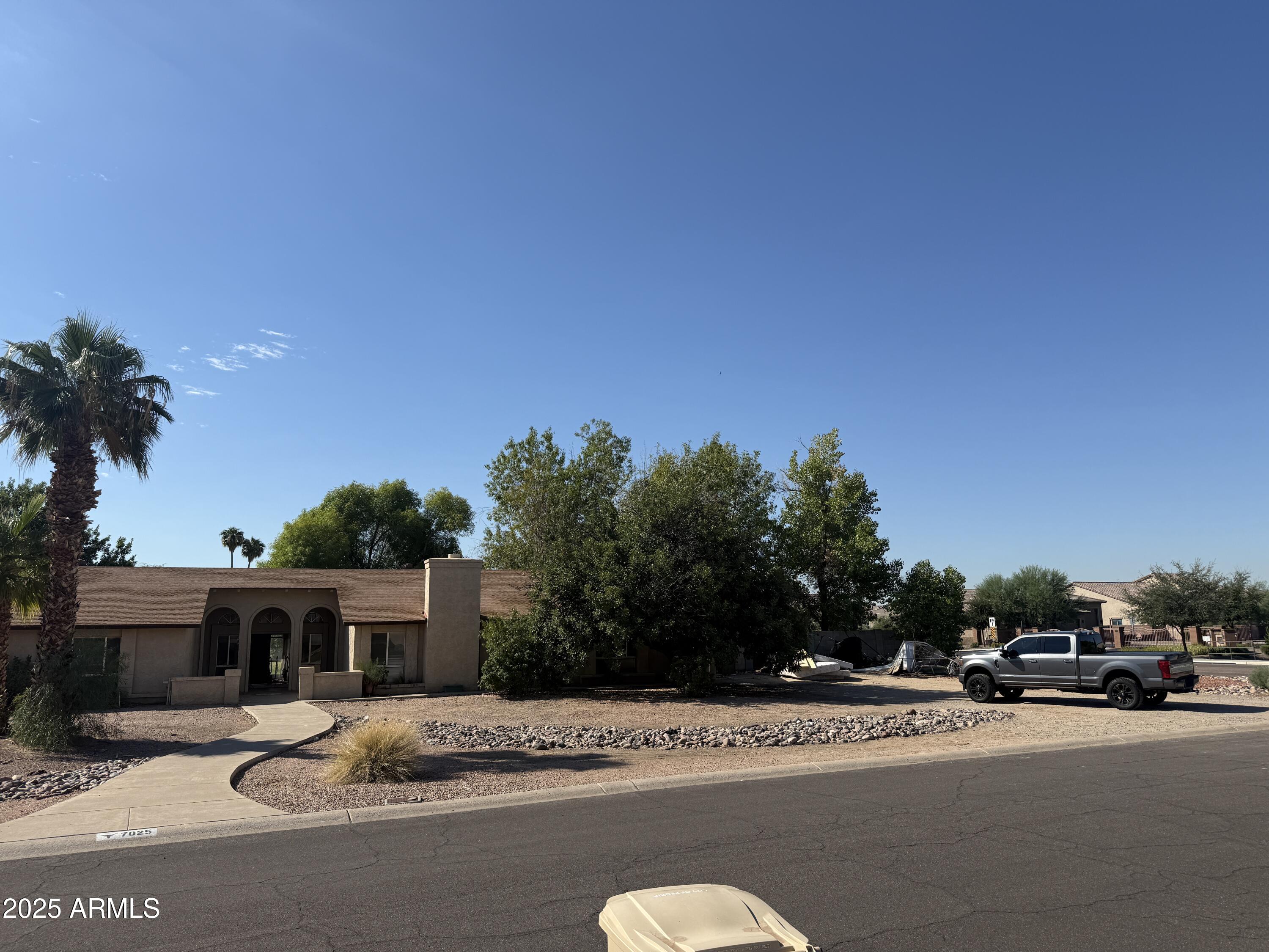 7025 W REDFIELD Road