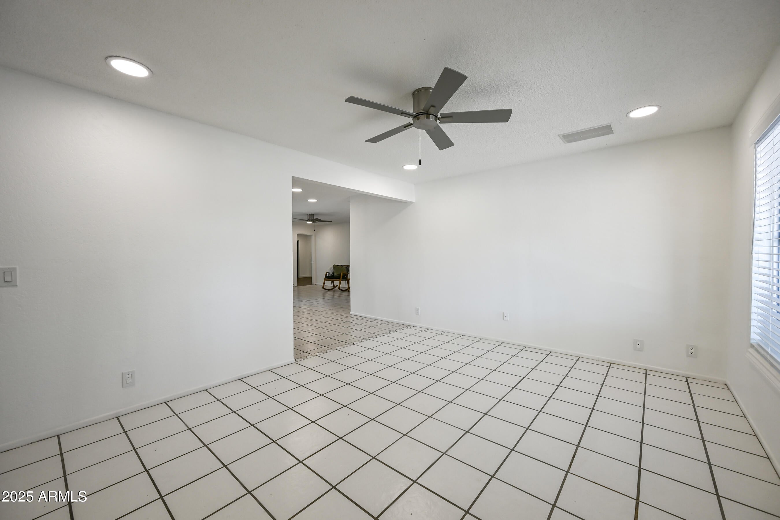 5833 W JOHN CABOT Road
