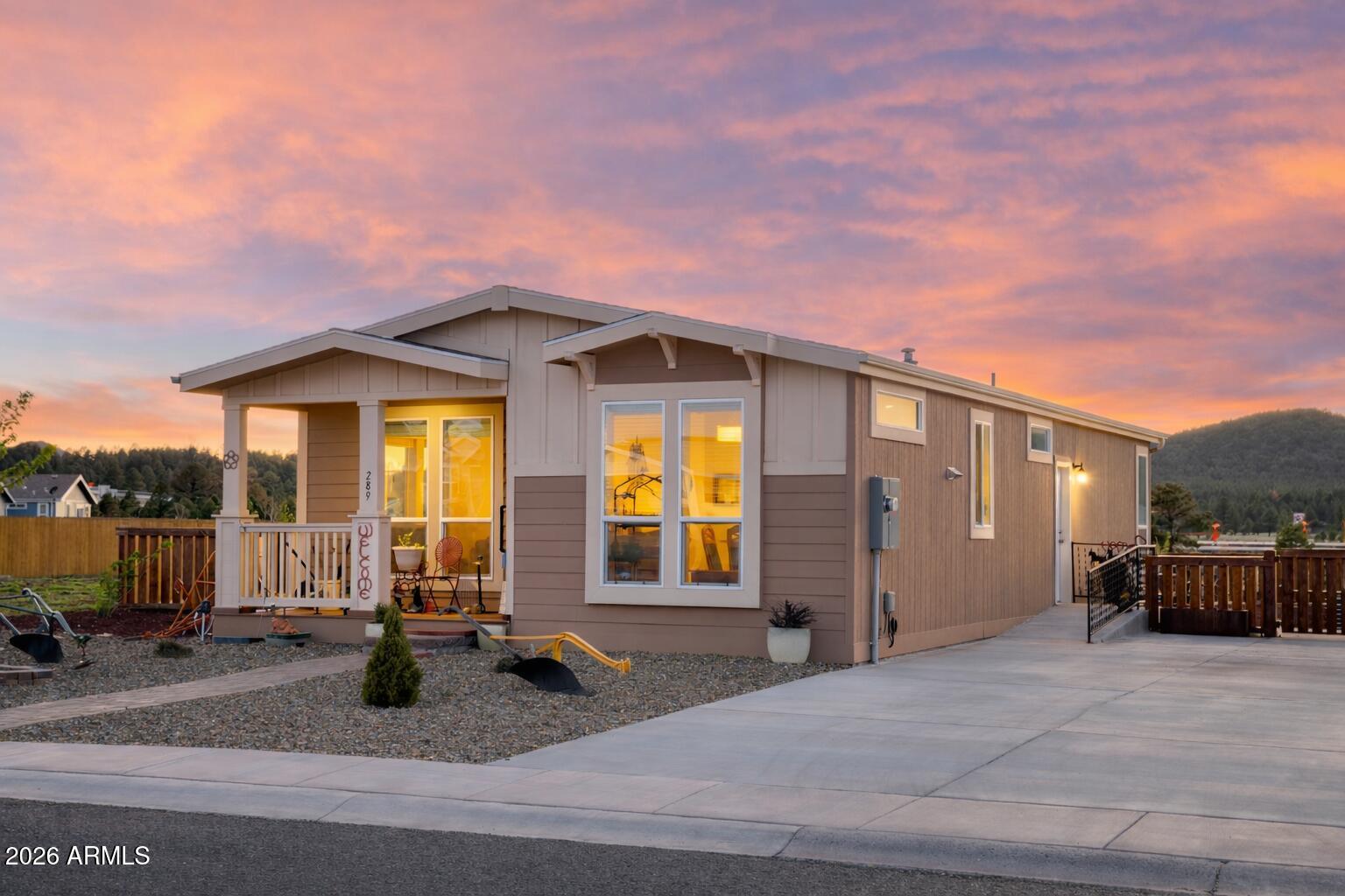 289 N Morse Avenue 25