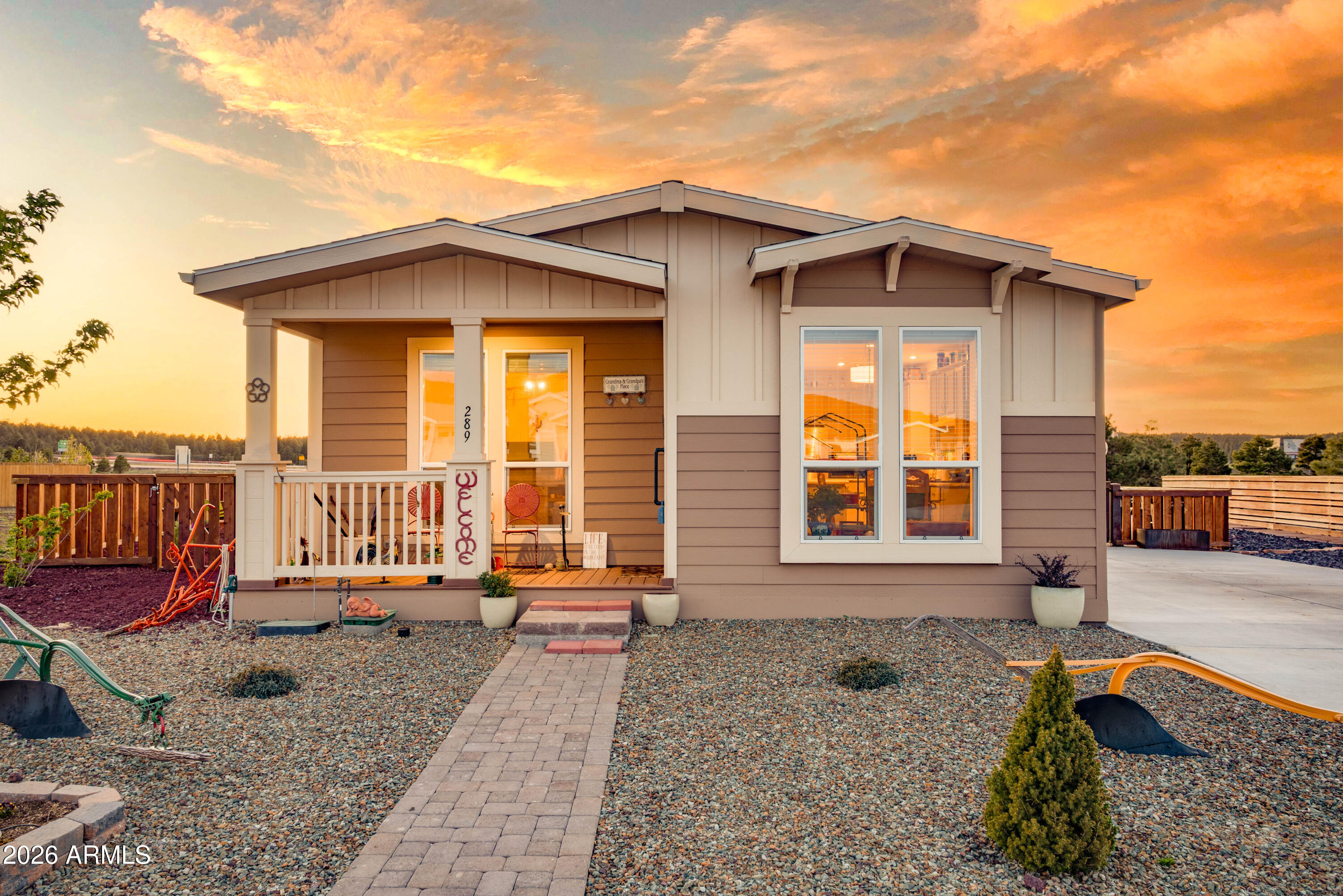 289 N Morse Avenue 25