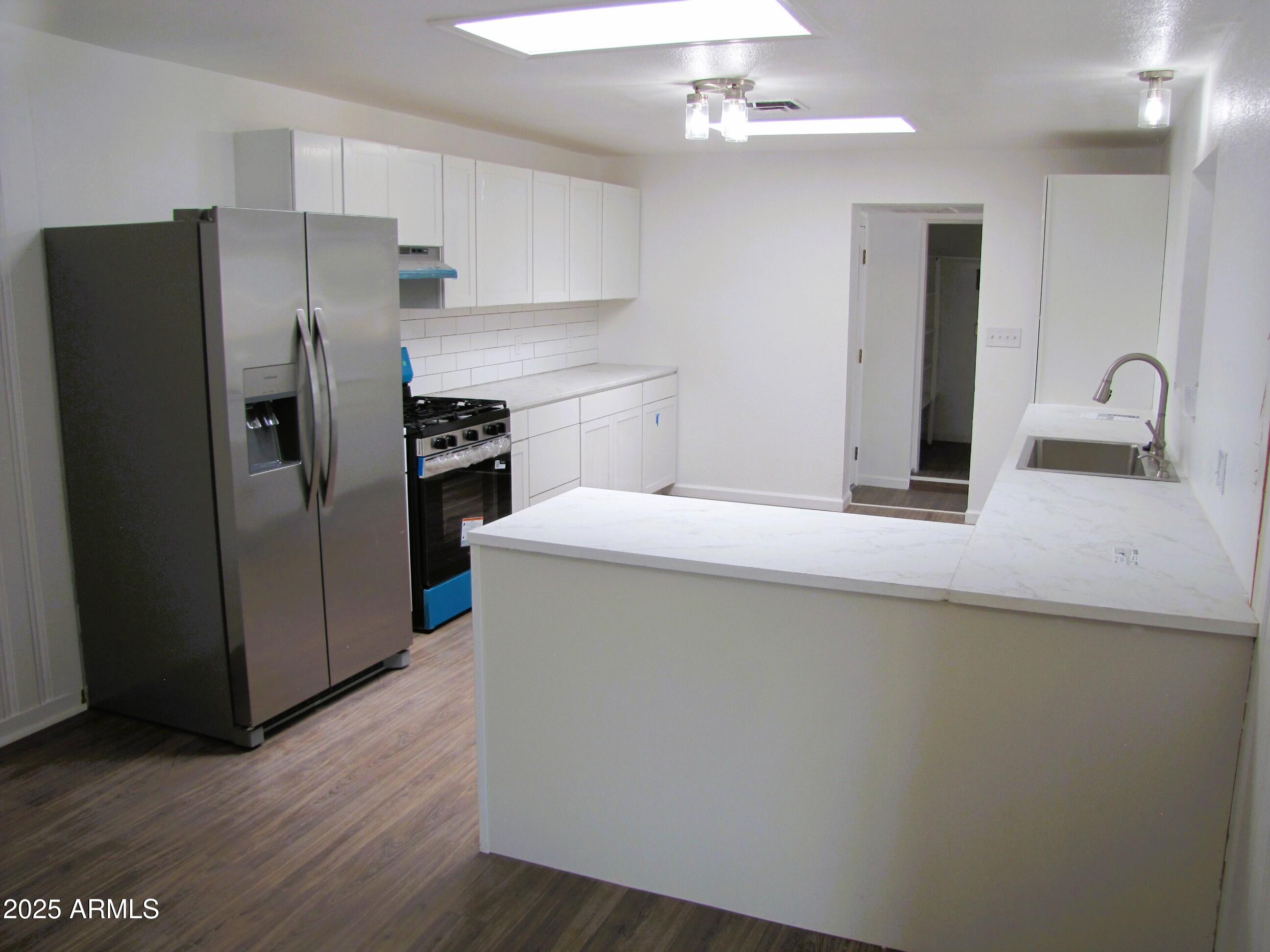 VILLAGE MEADOWS ESTATES - Residential Lease